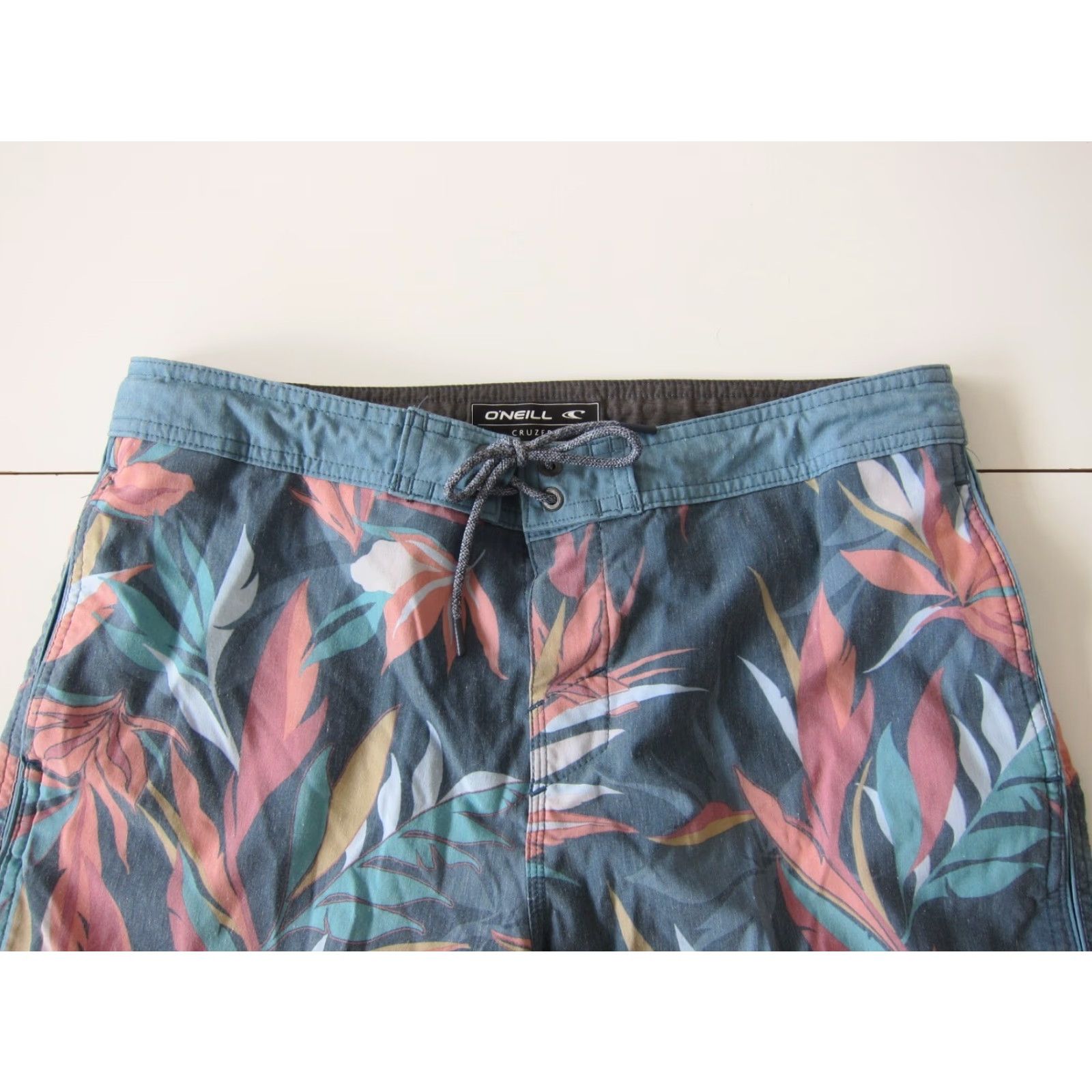 O'Neill O'NEILL Cruzers Blue Pink Floral Swim Surf Beach Cargo Board Shorts Men 34 Size US 34 / EU 50 - 3 Thumbnail