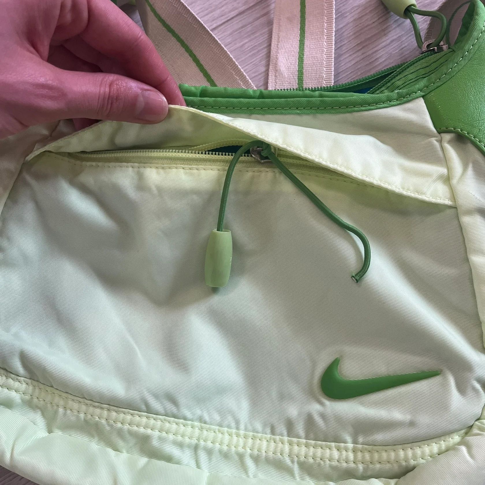 Nike vintage nike nylon sling bag green Size ONE SIZE - 4 Thumbnail