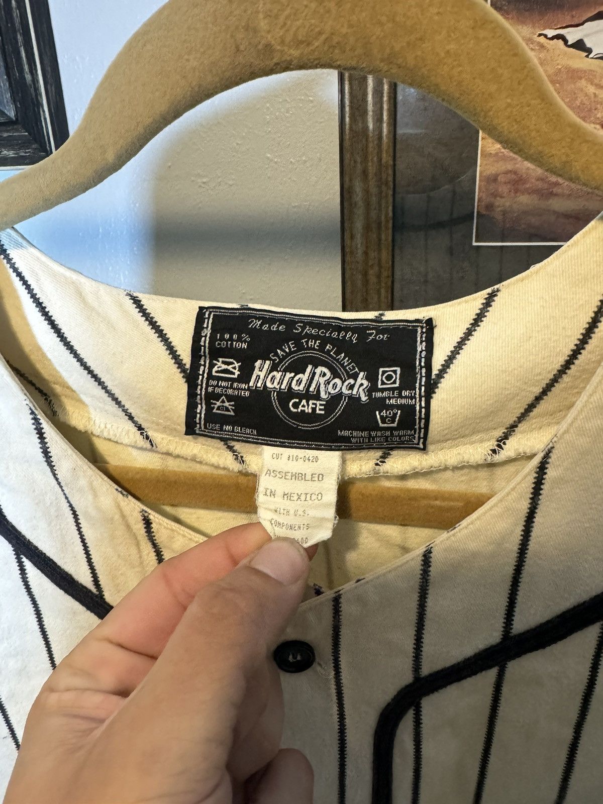 Hard Rock Cafe × Vintage Vintage Hard Rock Cafe Save the Planet Baseball Jersey Size US XL / EU 56 / 4 - 3 Thumbnail