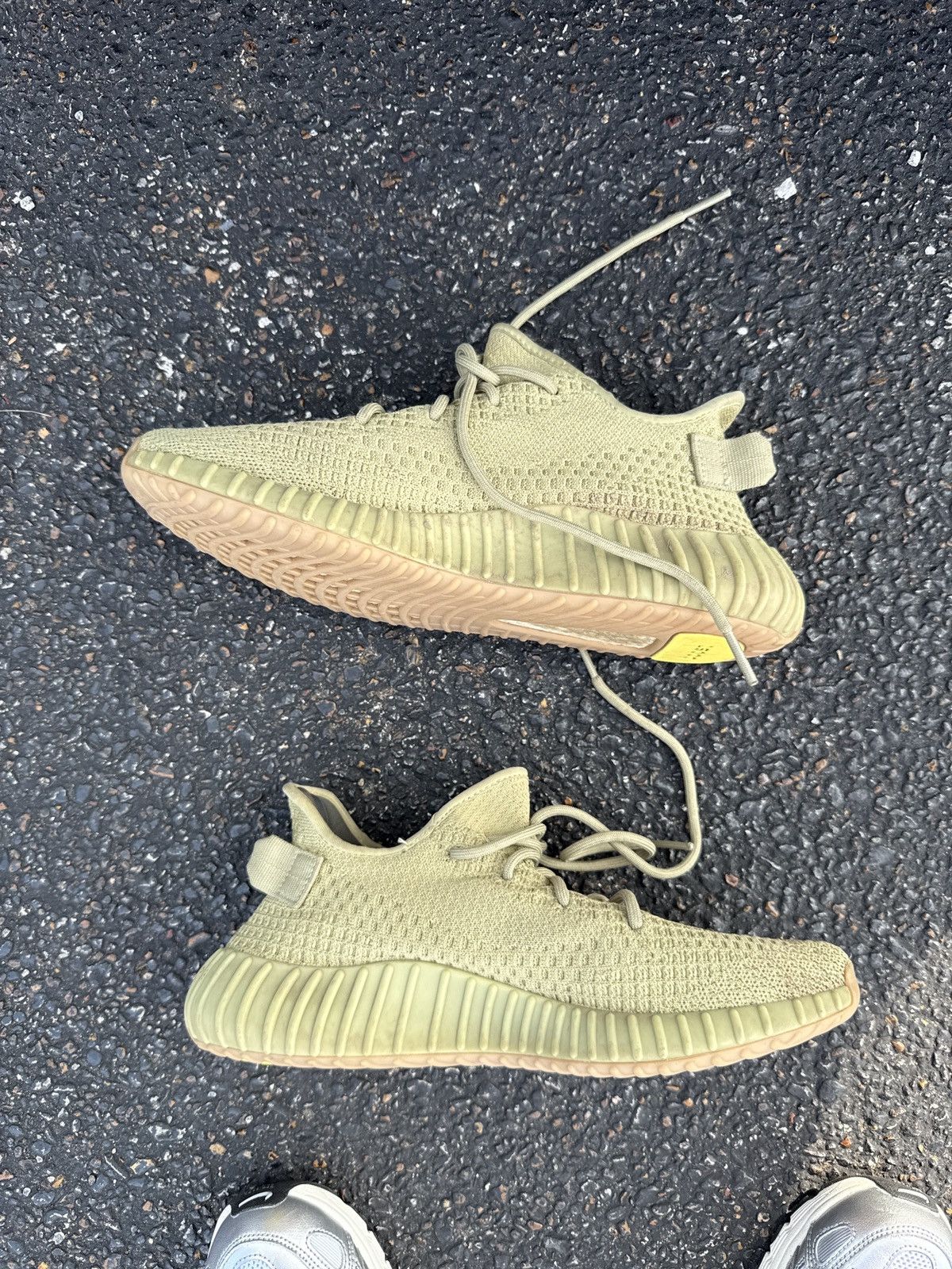 Yeezy Size 9.5 - adidas Yeezy Boost 350 V2 Sulfur Size US 9.5 / EU 42-43 - 8 Thumbnail