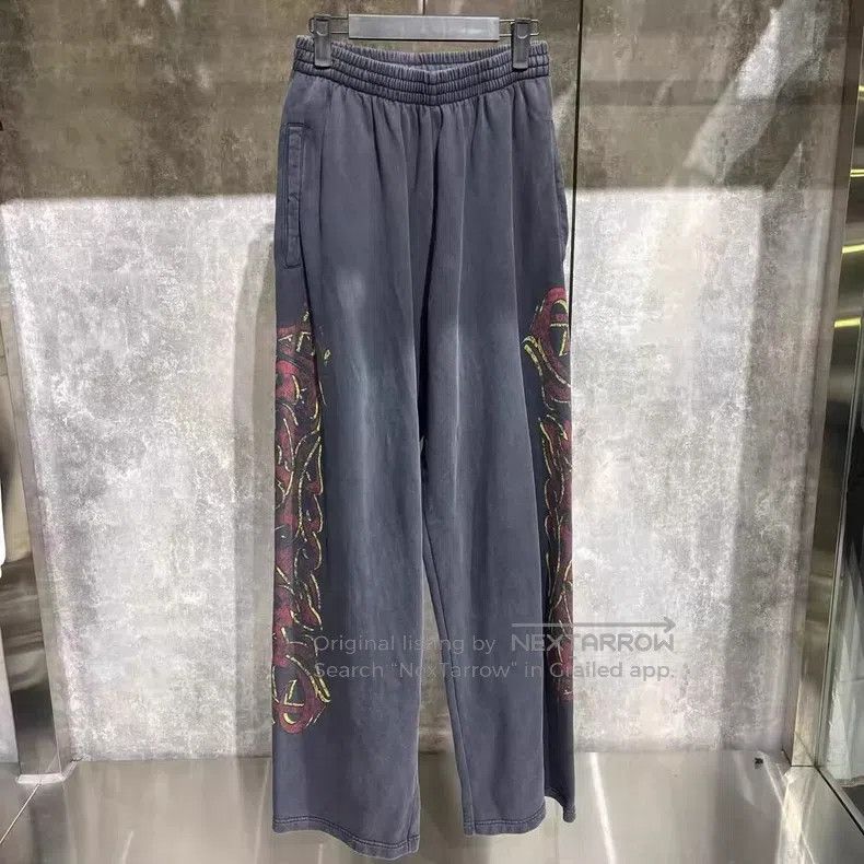 Balenciaga Balenciaga size XXS Flame Text Washed Distressed Sweatpant Size US 26 / EU 42 - 1 Thumbnail
