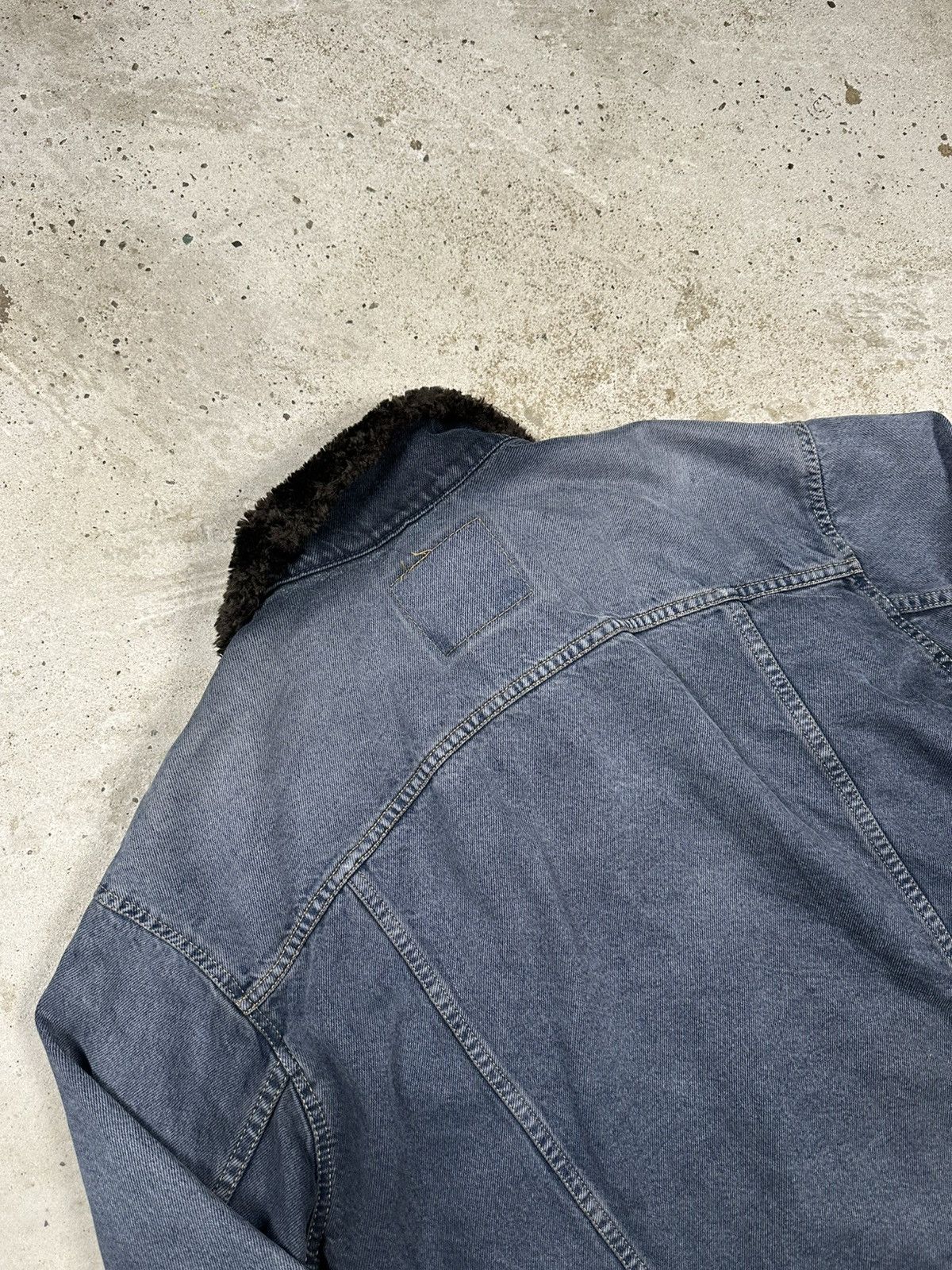 Levi's Vintage 1996 Levi’s Faded Sherpa Collar Denim Jacket Trucker Size US XL / EU 56 / 4 - 16 Thumbnail