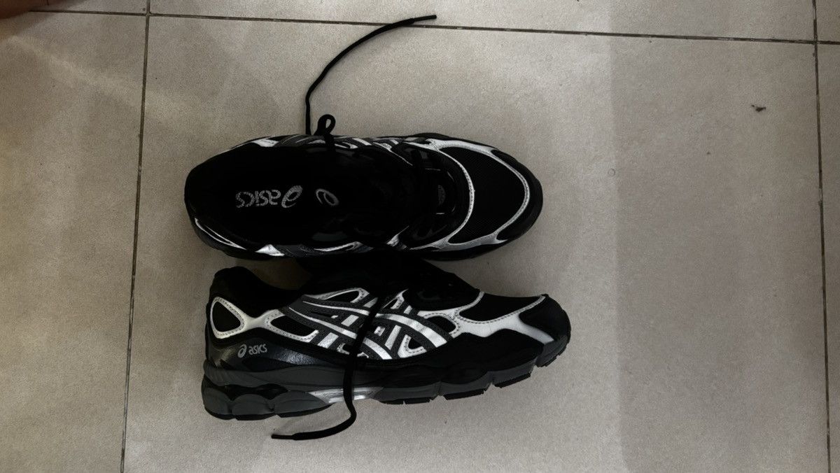 Asics ASICS NYC BLACK SILVER Size US 9.5 / EU 42-43 - 2 Thumbnail