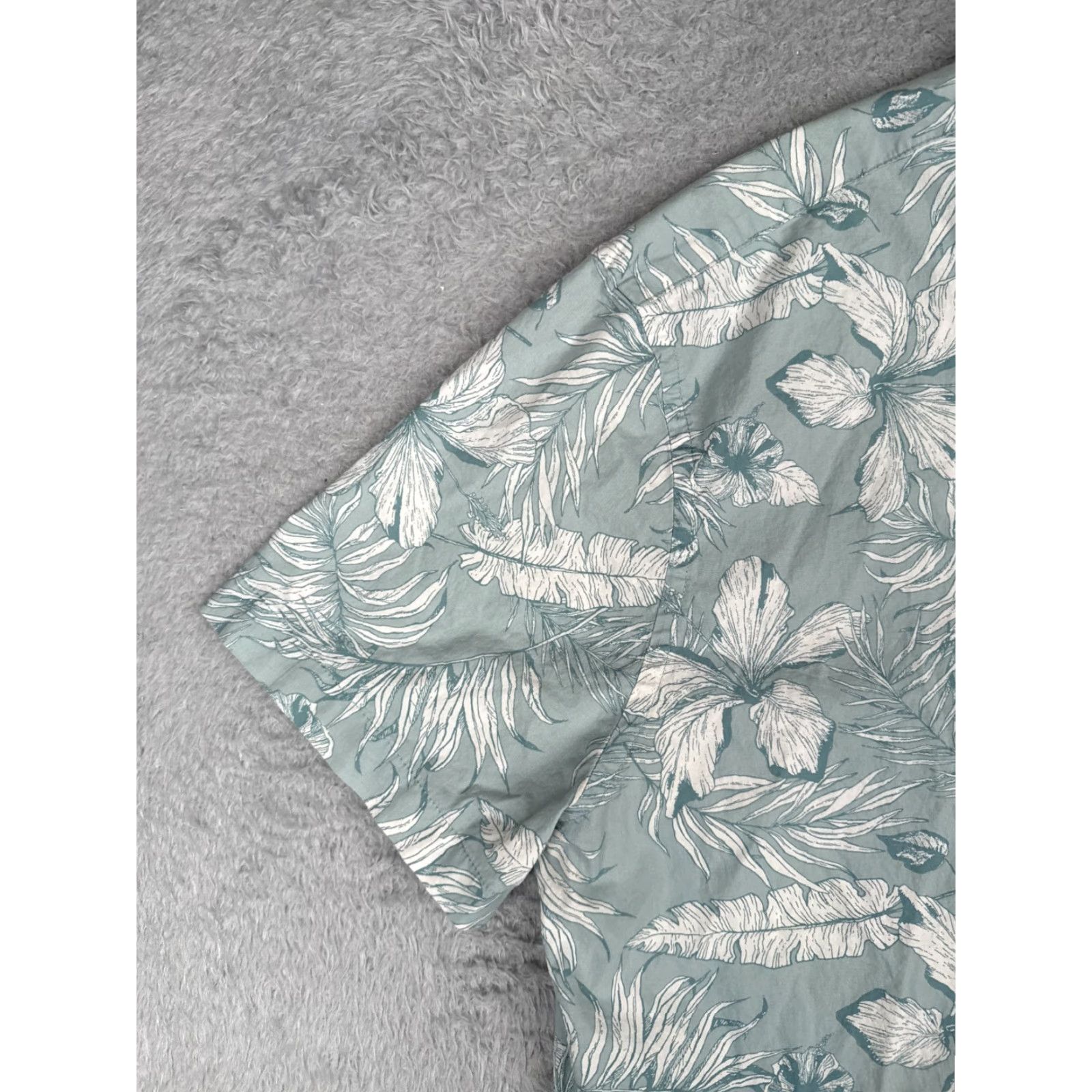 Vintage St. John's Bay Shirt Men 2XL Blue Floral Leaf Hawaiian Cotton Blend Stretch Button-Up Short Sleeve Holiday Casual Mens Size US XXL / EU 58 / 5 - 3 Thumbnail
