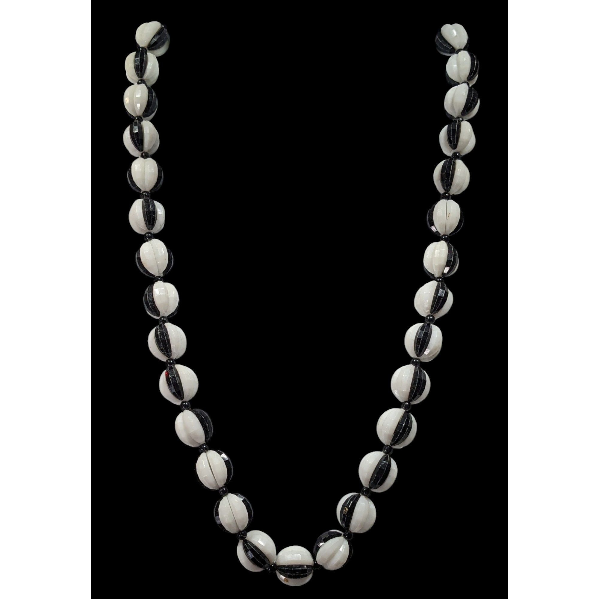 Other Vintage Black And White Hollow Faceted Beaded Necklace Size ONE SIZE - 2 Thumbnail