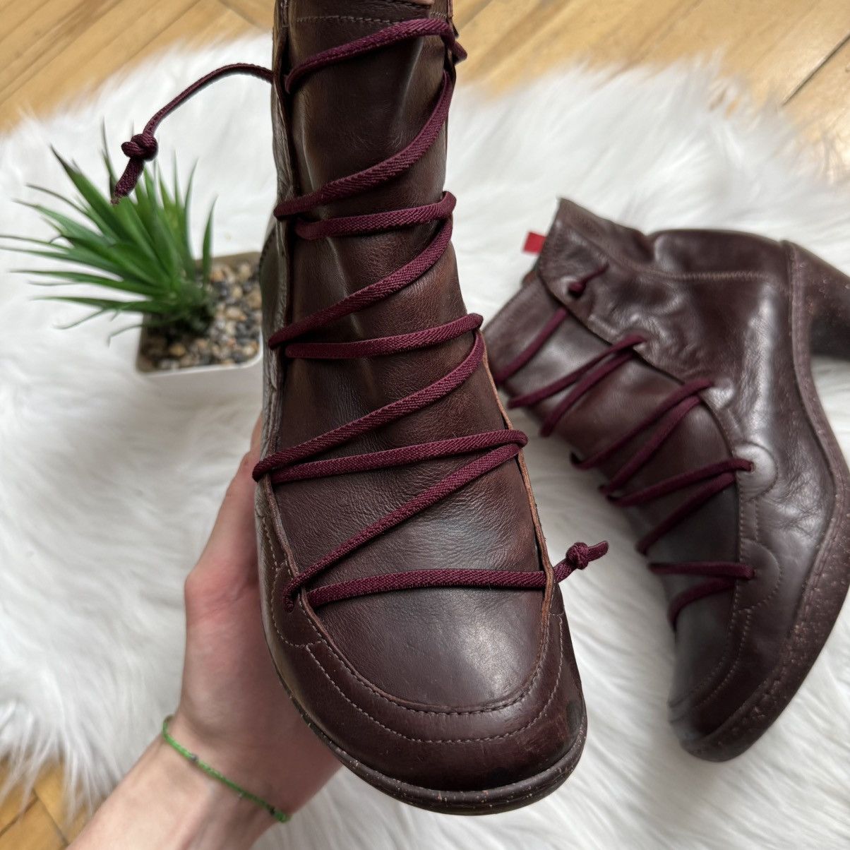 📌 Vintage Camper Leather Rubber Sole Heel Boots