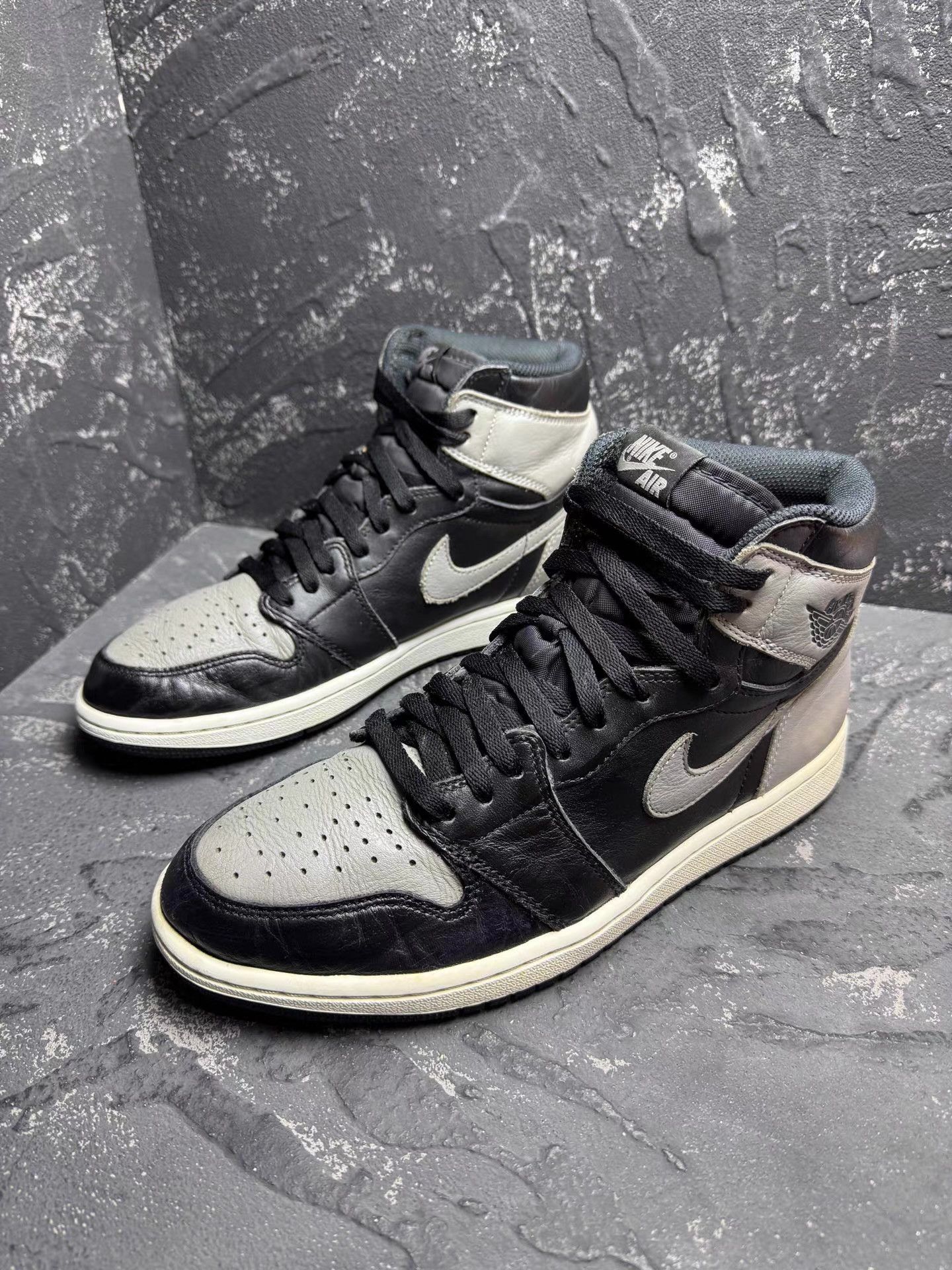 Nike Air Jordan 1 Shadow Black & Gray Q10 Size US 10 / EU 43 - 1 Thumbnail