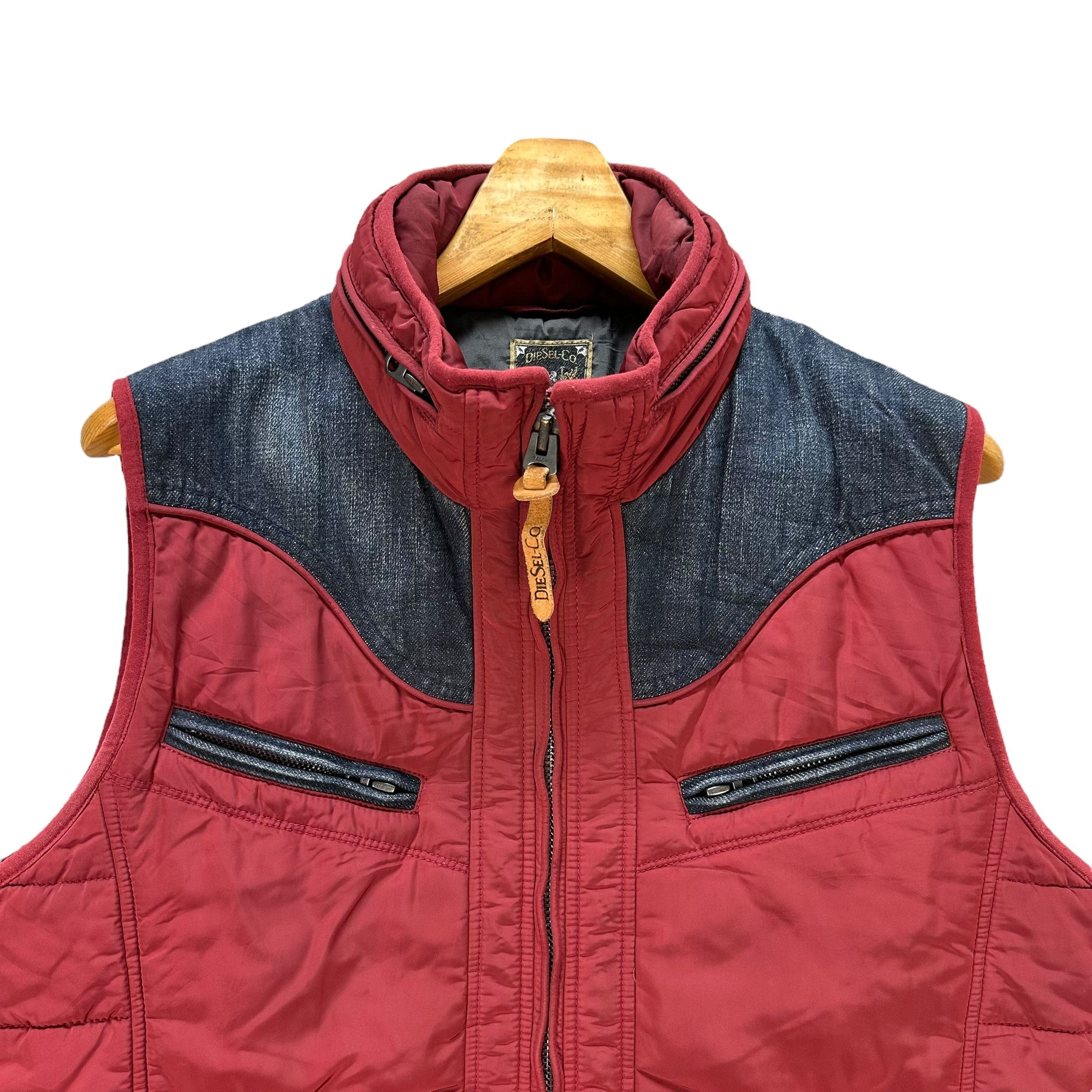 Diesel DIESEL DuPont Teflon Red Puffer Hooded Vest #A79-1904 Size US M / EU 48-50 / 2 - 2 Thumbnail