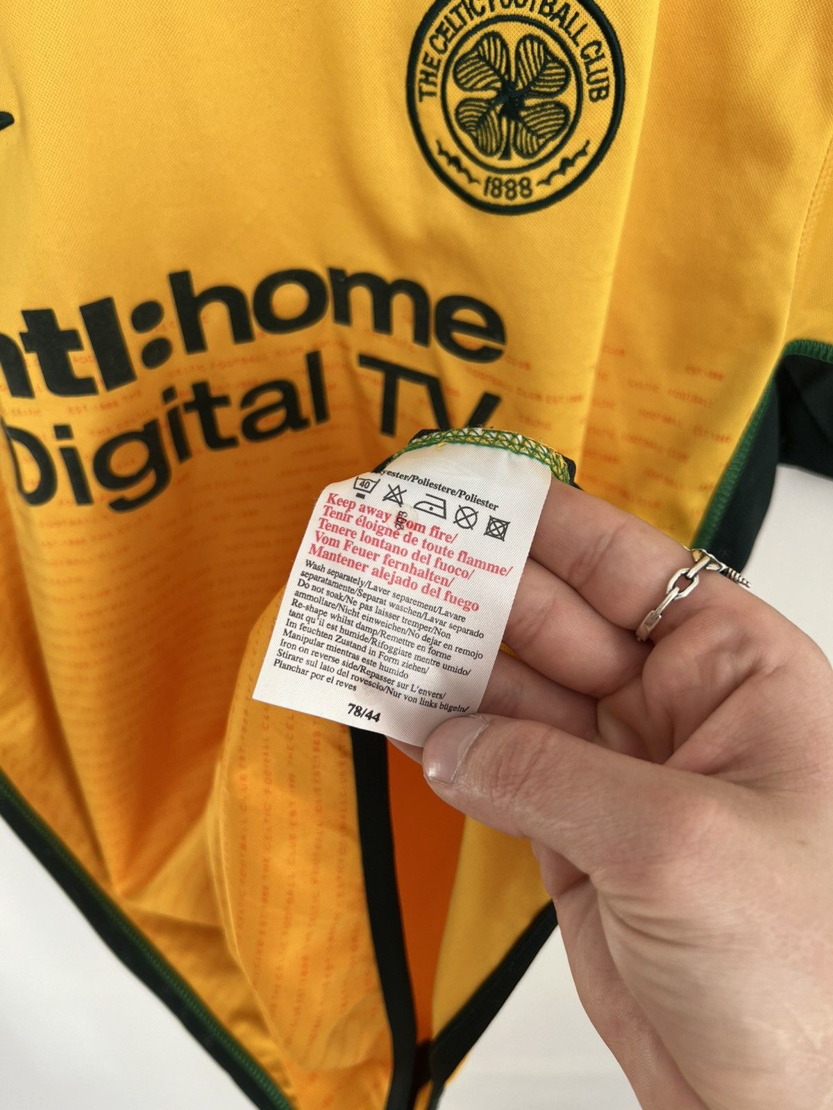 Umbro Umbro The Celtic FC Jersey Size M HTL Home 2000/01 Size US L / EU 52-54 / 3 - 9 Thumbnail