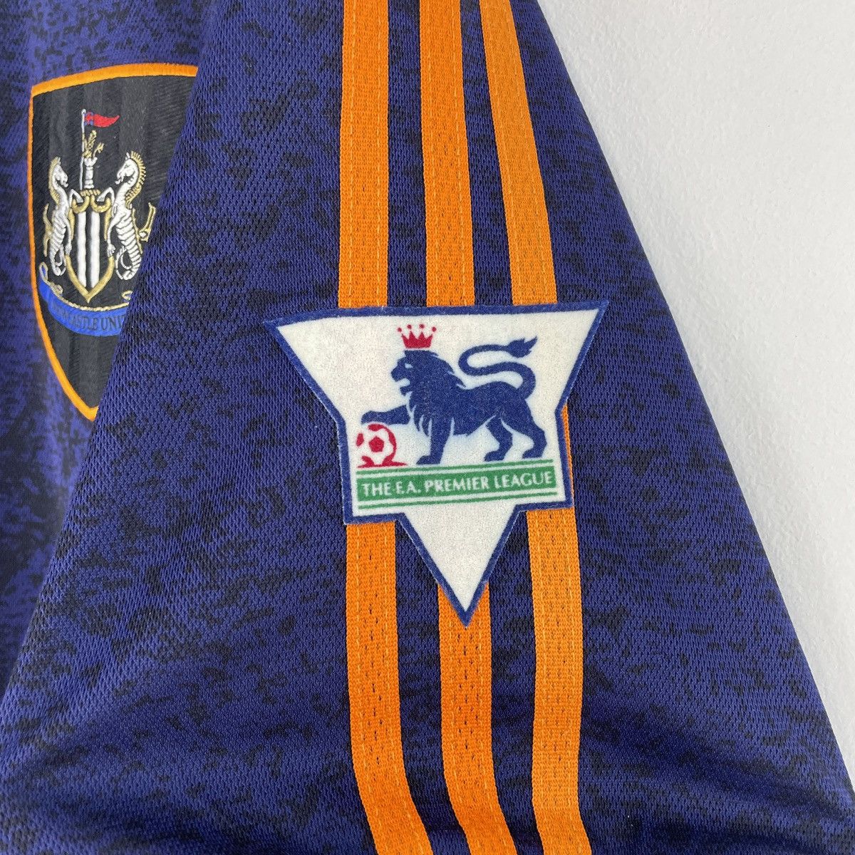 Adidas Vintage Newcastle United Alan Shearer Jersey Shirt 1997/1998 Size US L / EU 52-54 / 3 - 7 Thumbnail