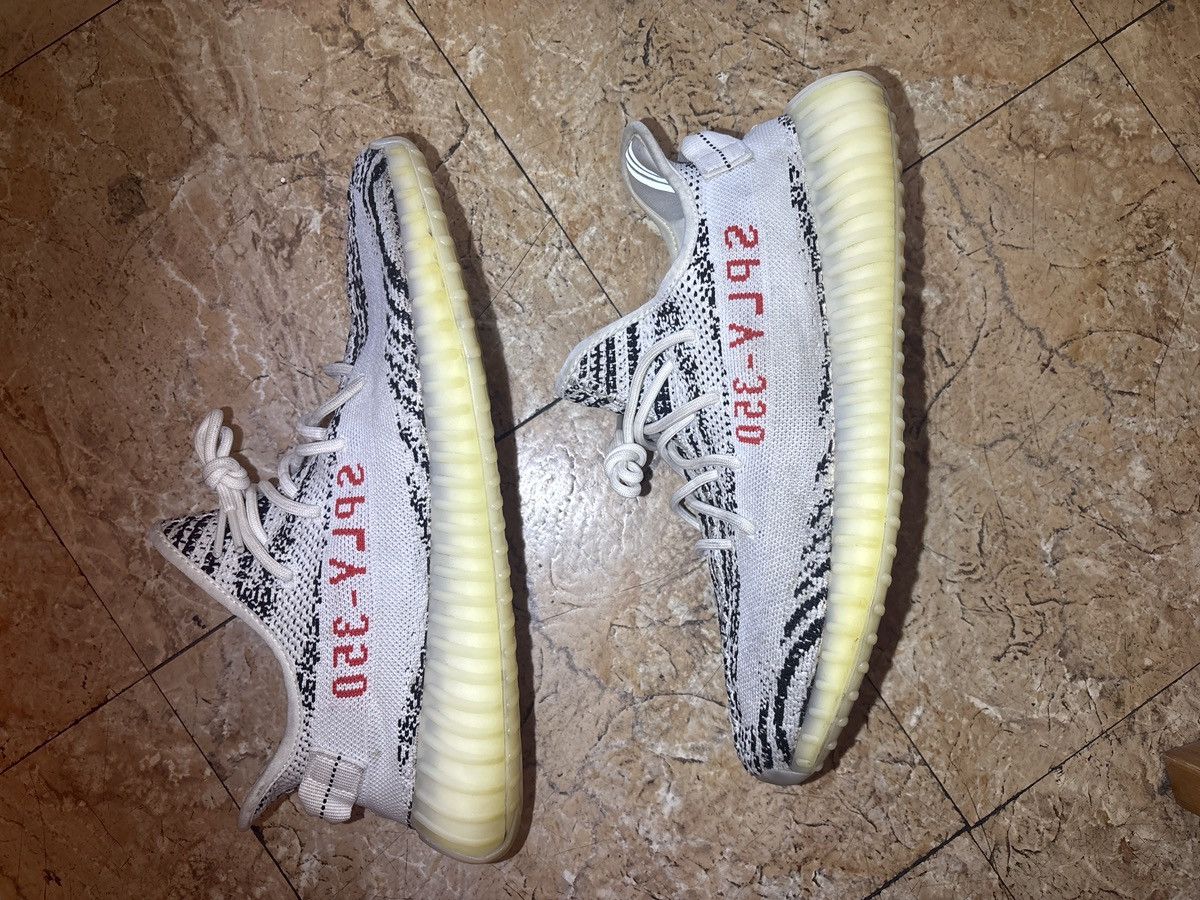 Adidas ADIDAS YEEZY 350 v2 Zebra Size US 12 / EU 45 - 6 Thumbnail