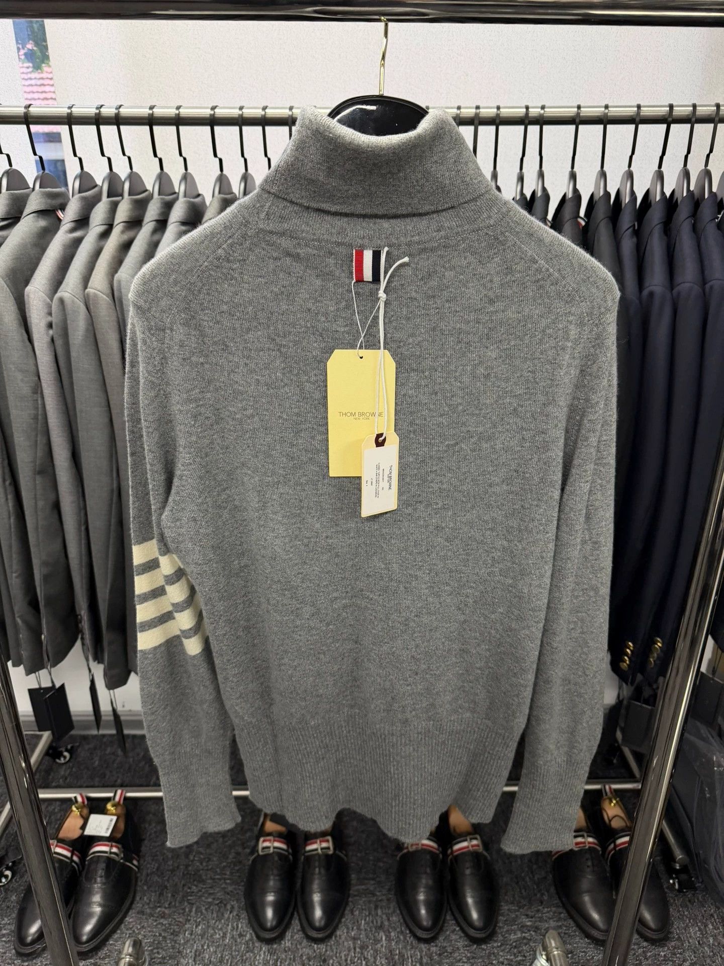 Thom Browne Thom Browne Light Gray Cashmere Turtleneck Size 4 Size US XL / EU 56 / 4 - 2 Thumbnail