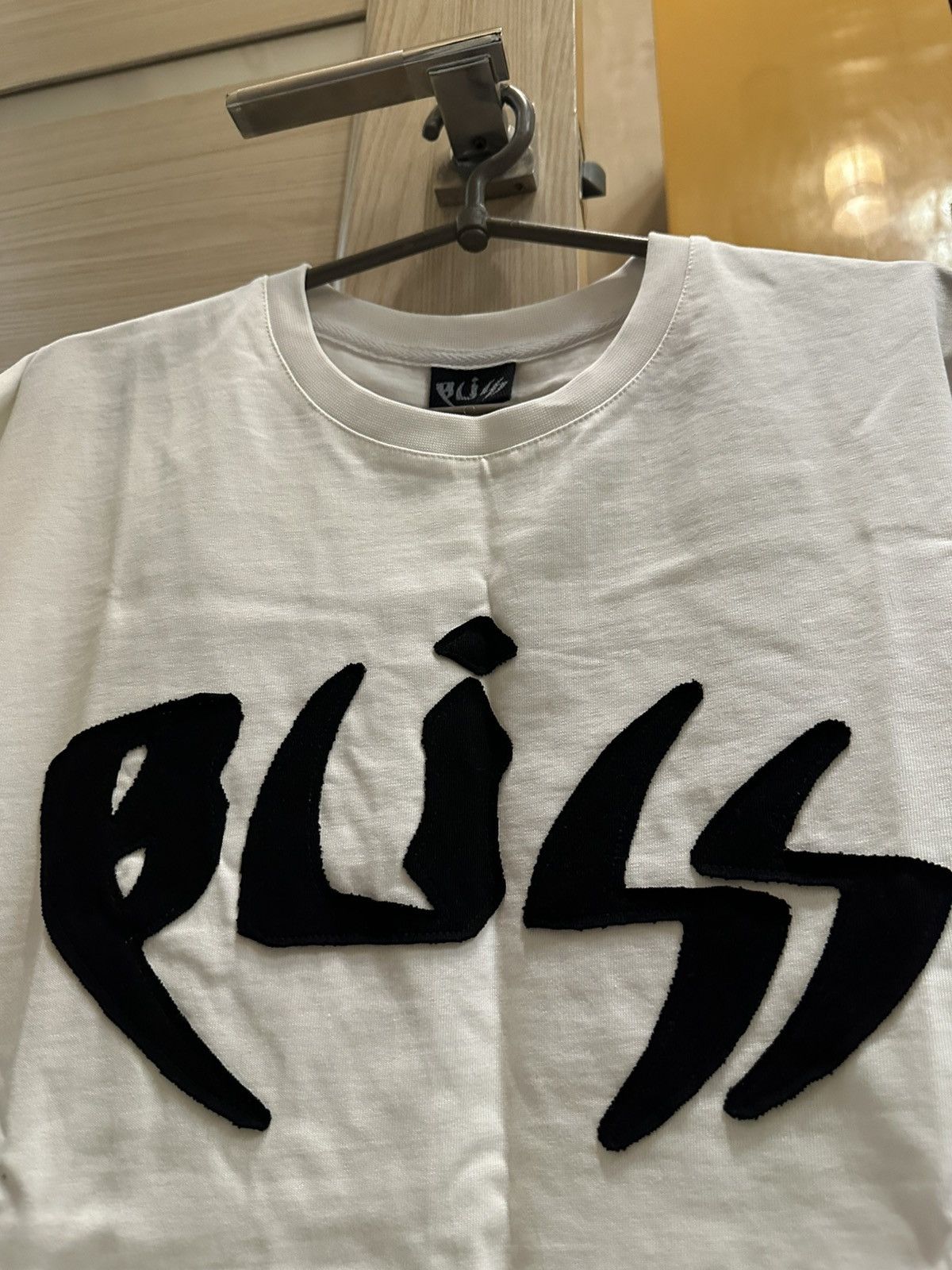 Other Luxury T-Shirt BLISS Size US XL / EU 56 / 4 - 2 Thumbnail