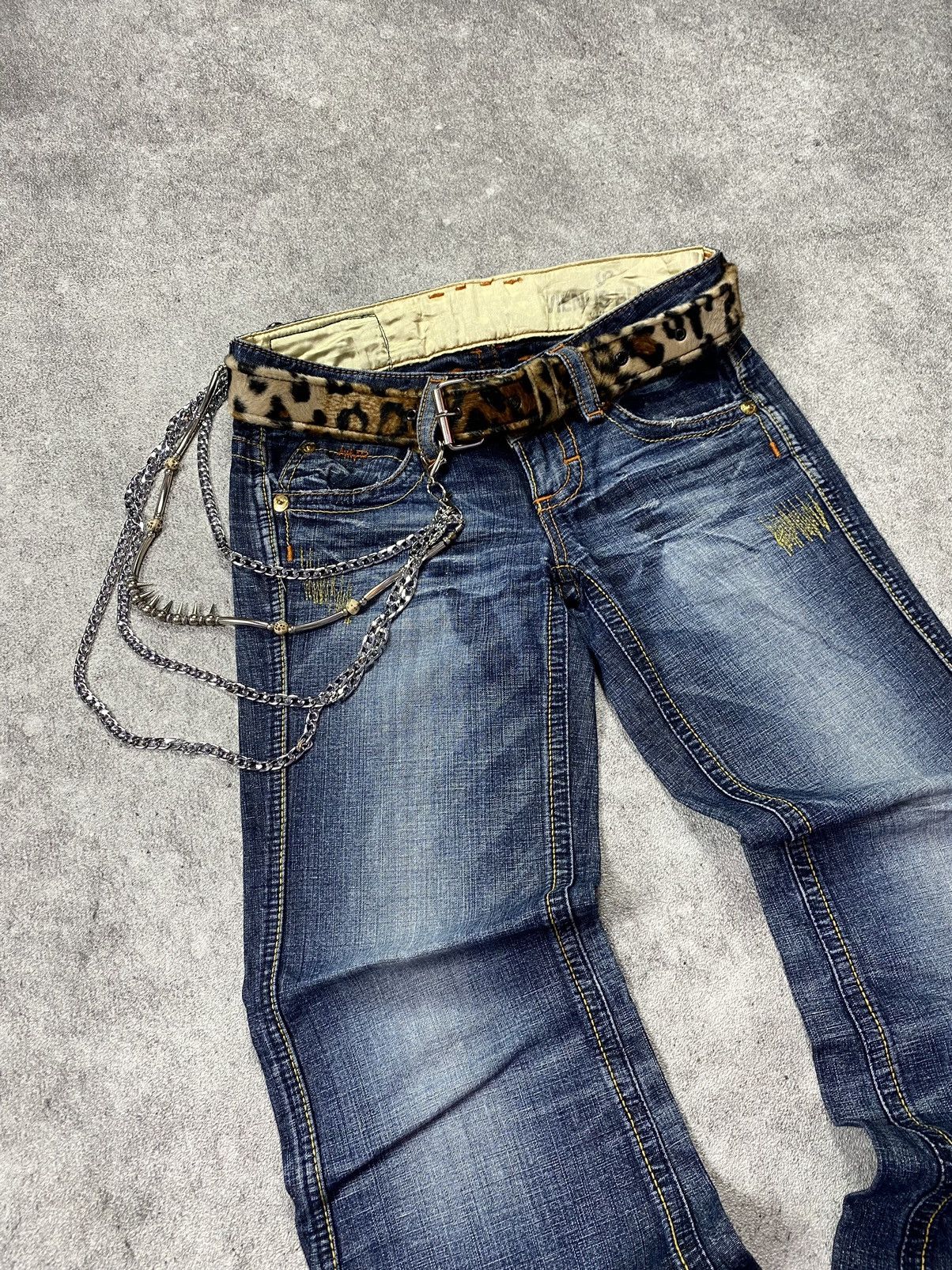 Beauty Beast × Hysteric Glamour × Japanese Brand 2000s Something Super Flared Washed Jean Size US 29 - 3 Thumbnail