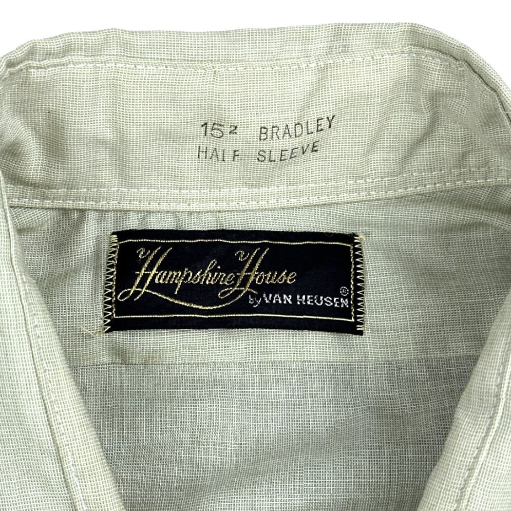 Van Heusen VINTAGE Van Heusen Dress Shirt Hampshire House Bradley Green 70s Adult LARGE Short Sleeve Button-Up Mens Size 42R - 4 Thumbnail