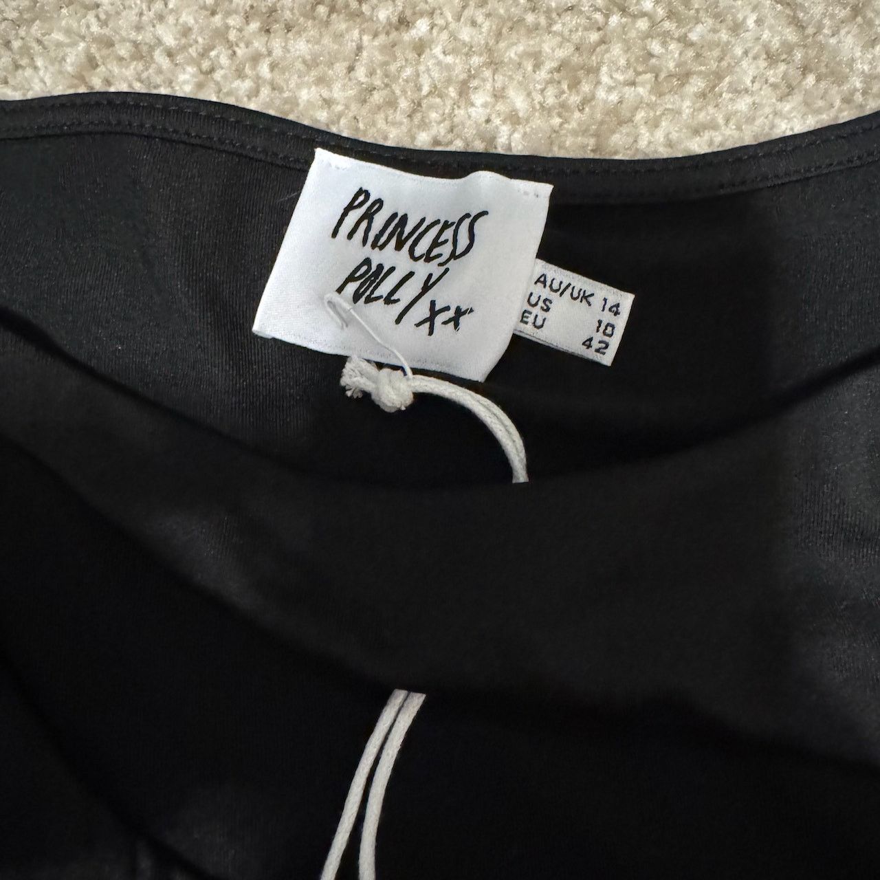 PRINCESS POLLY NWT Princess Polly Long Sleeve Cut Out Black Crop Top Size L / US 10 / IT 46 - 5 Thumbnail