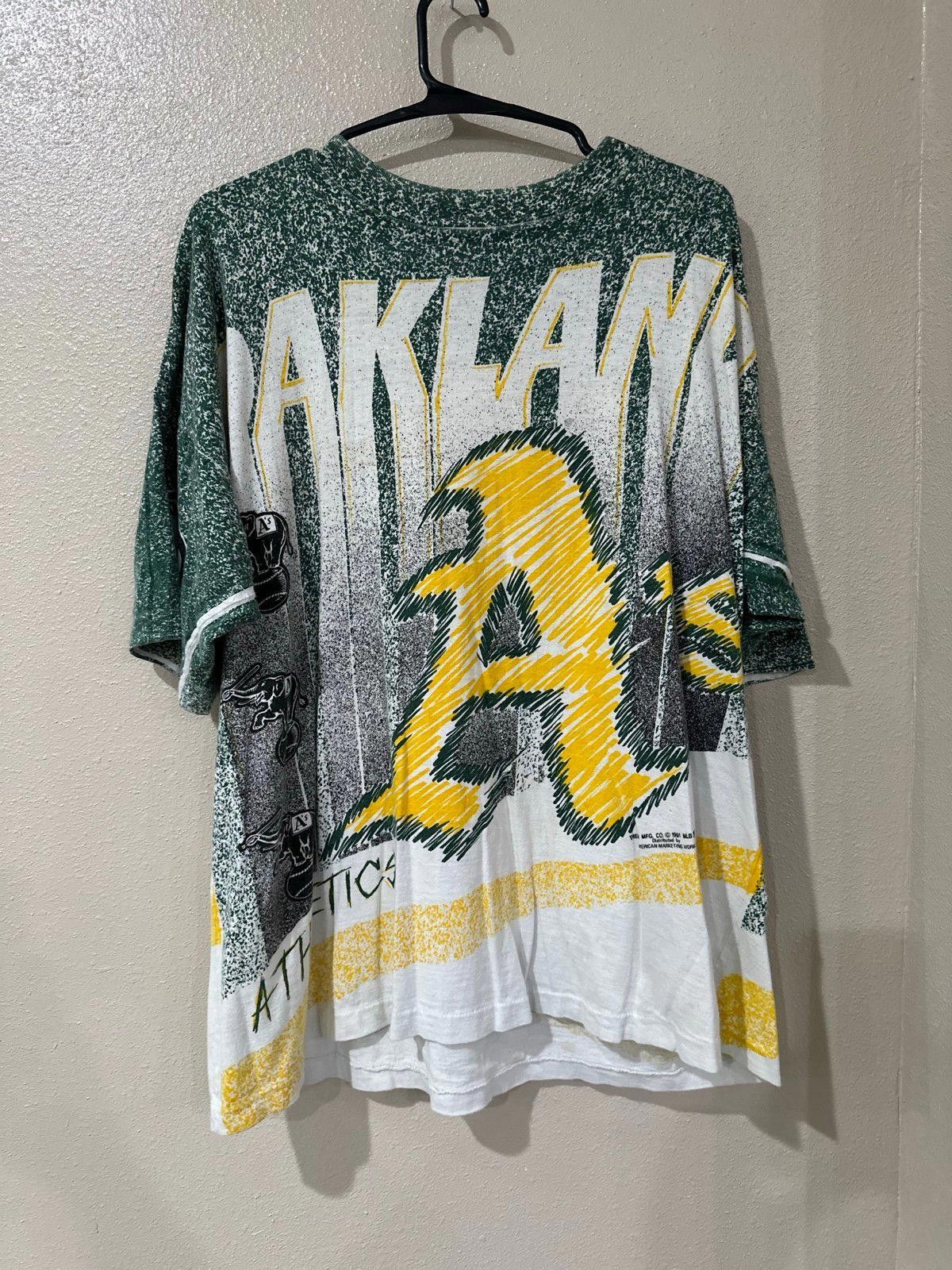 Designer Vintage Oakland athletics T-shirt Size US L / EU 52-54 / 3 - 1 Thumbnail