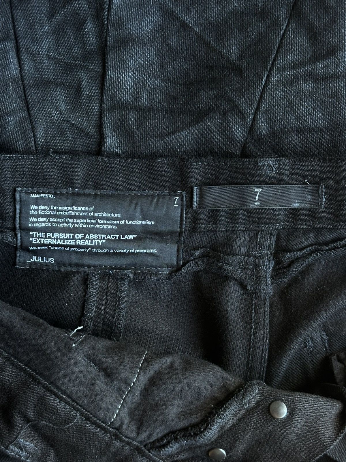 Julius JULIUS_7 SS11 SPIRAL TWISTED SEAM DENIM Size US 30 / EU 46 - 8 Thumbnail