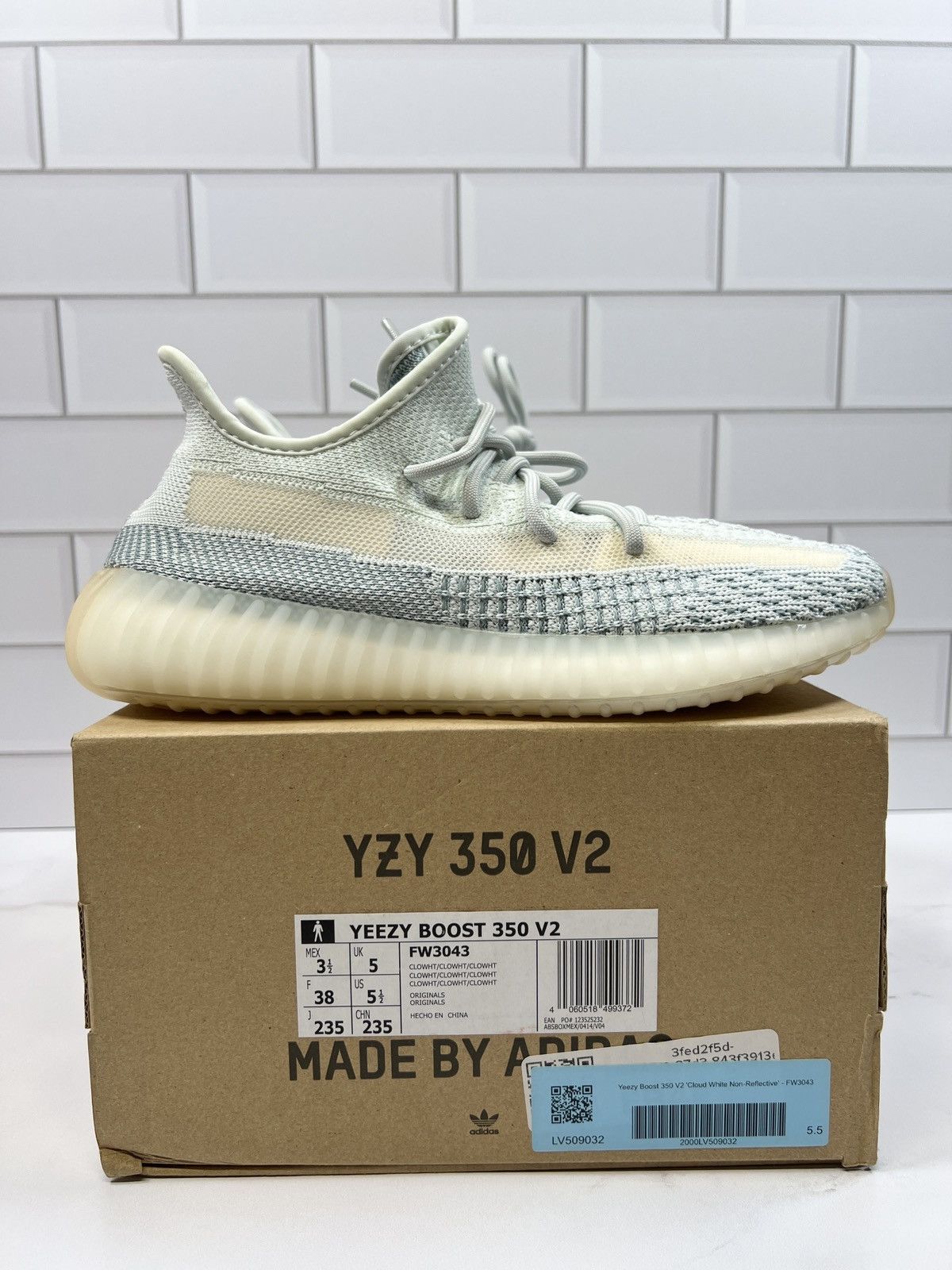 Adidas NEW Adidas Yeezy Boost 350s 350 V2 Cloud White Size US 5.5 / IT 35.5 - 5 Thumbnail