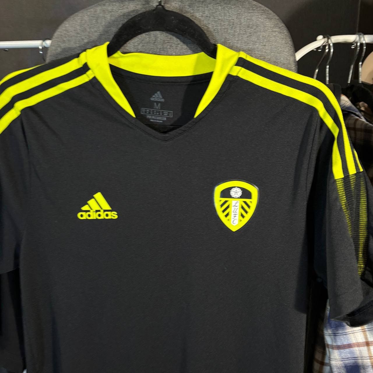 Adidas Adidas Leeds United Soccer Jersey Size:M Size US M / EU 48-50 / 2 - 3 Thumbnail