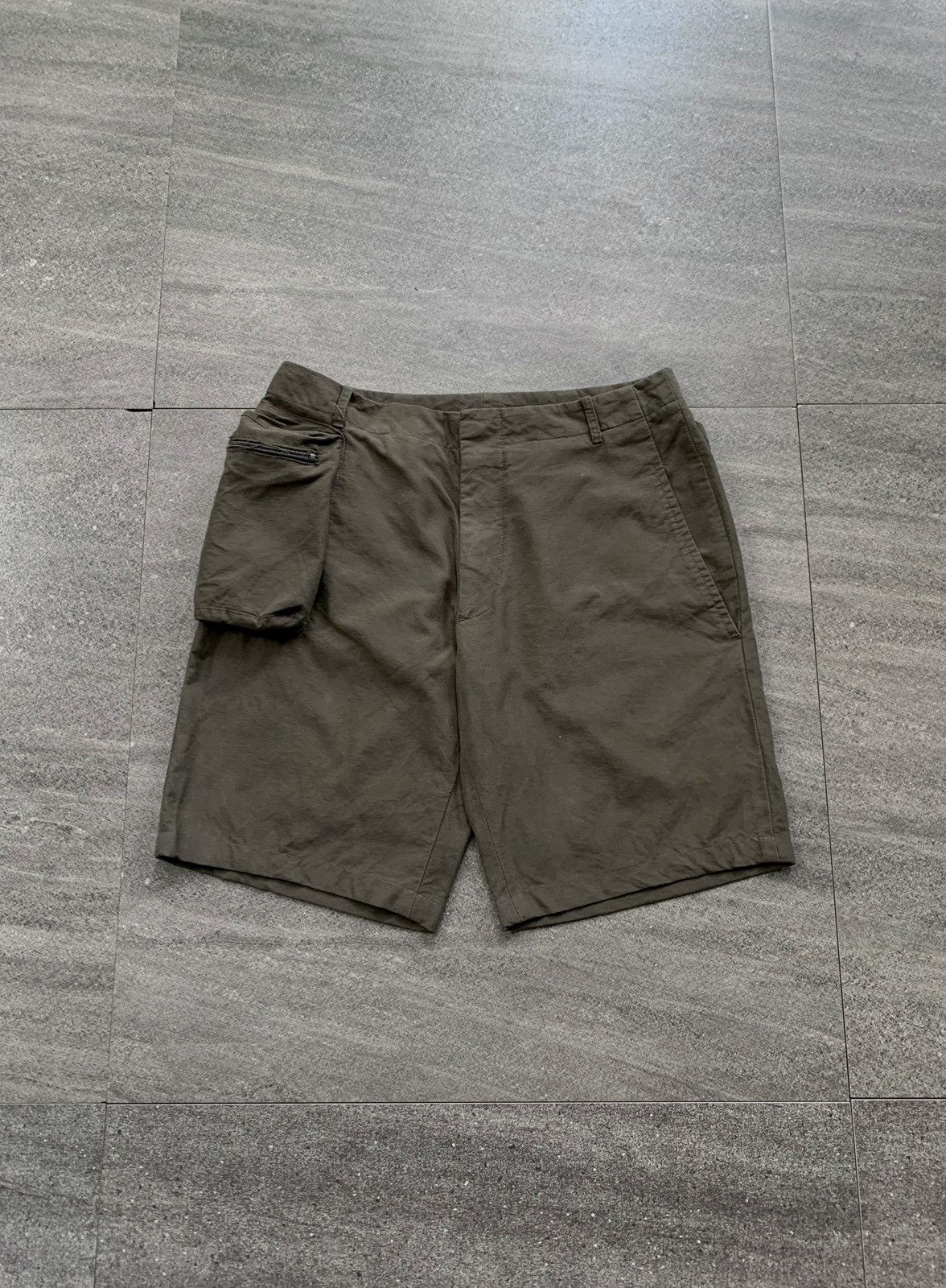 Dirk Bikkembergs FREE TAX! 2000s 3D Pocket Cargo Short Pants Size US 29 - 2 Thumbnail