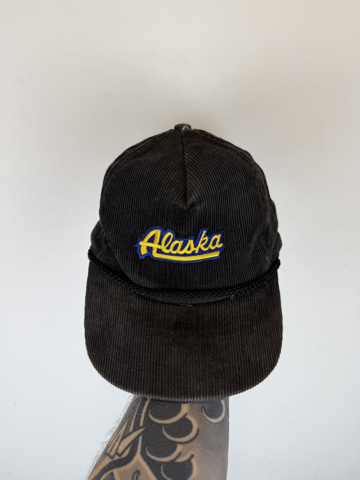 Vintage Vintage Alaska Corduroy Cap Snapback Hat Black OS Size ONE SIZE - 2 Thumbnail