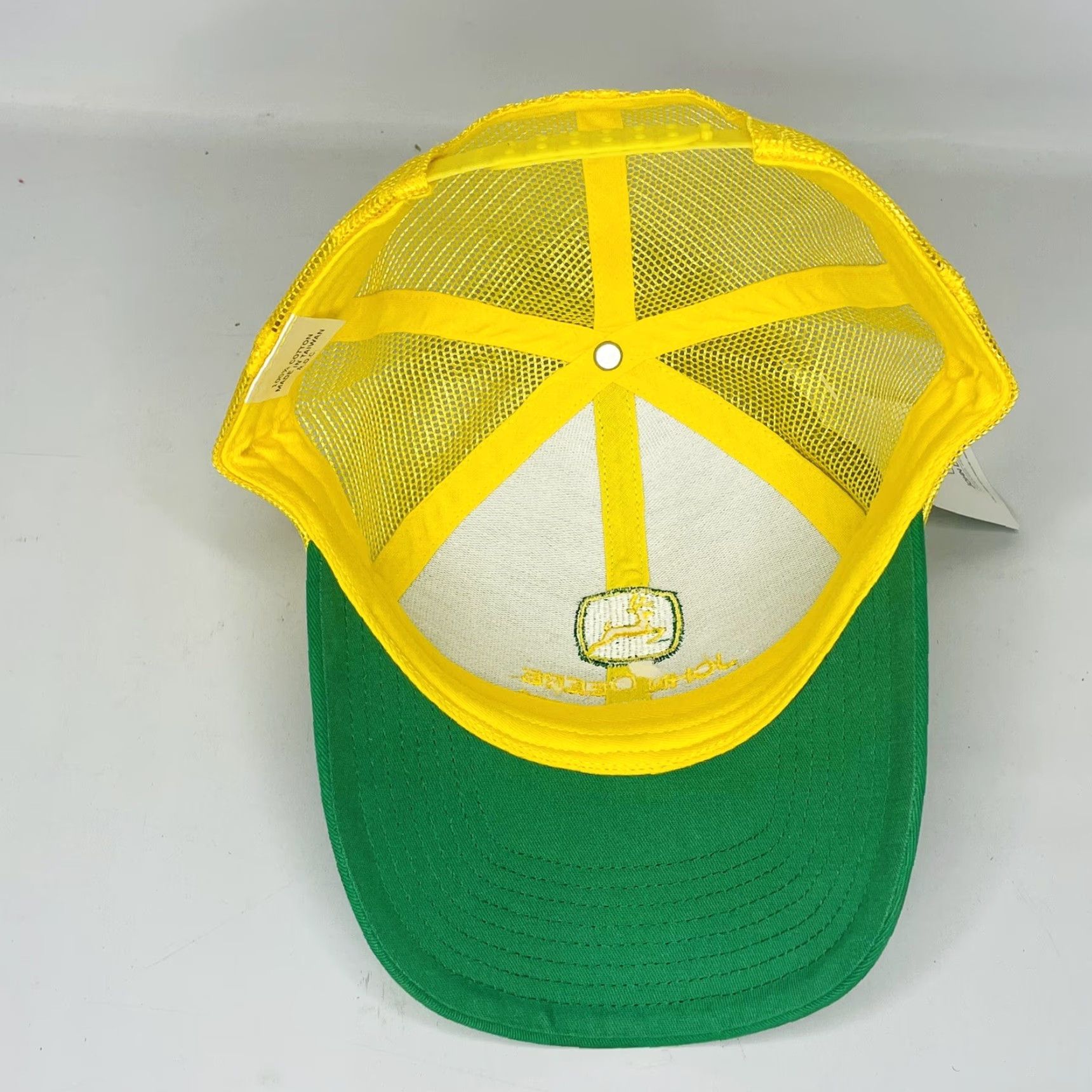 John Deere NWT John Deere Trucker Hat Spider Webb Adjustable Adult Size Green Yellow Size ONE SIZE - 7 Thumbnail
