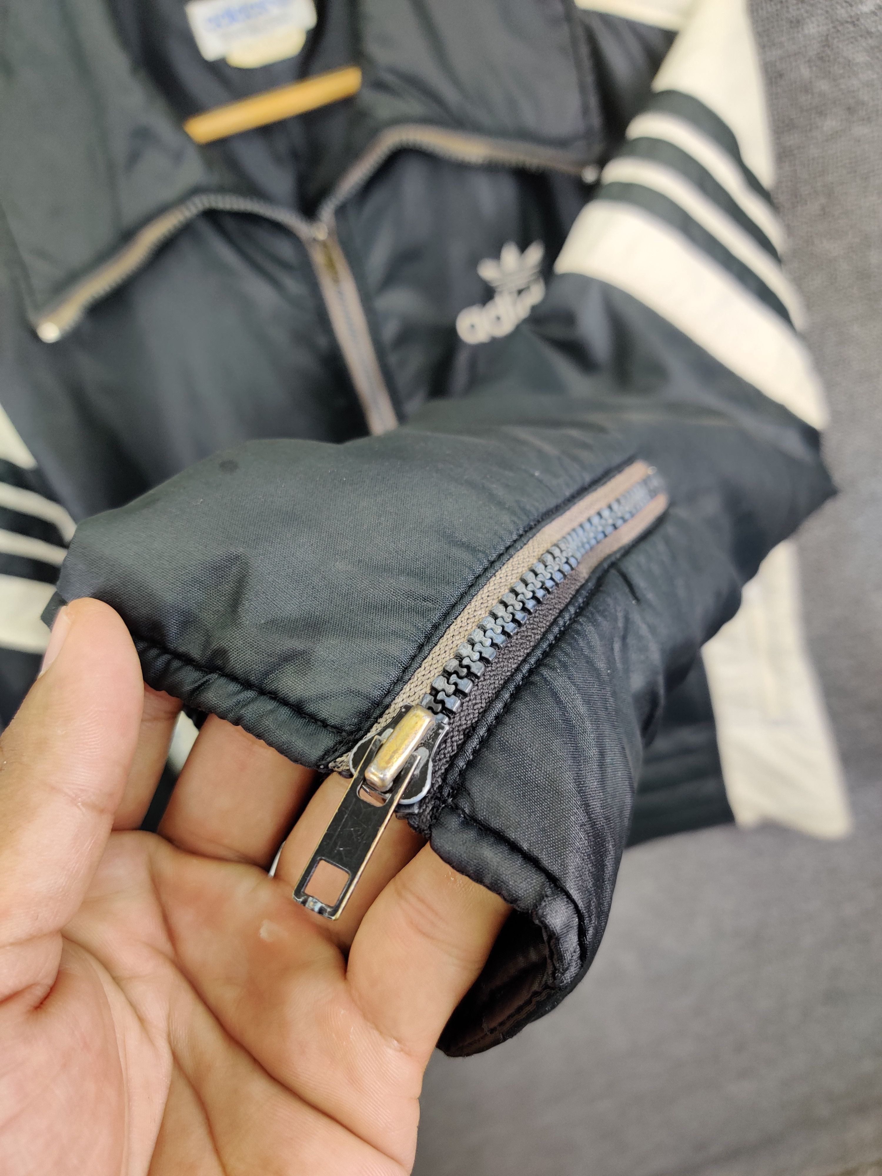 Adidas Vintage 90's Adidas Puffer Jacket Size US L / EU 52-54 / 3 - 12 Thumbnail