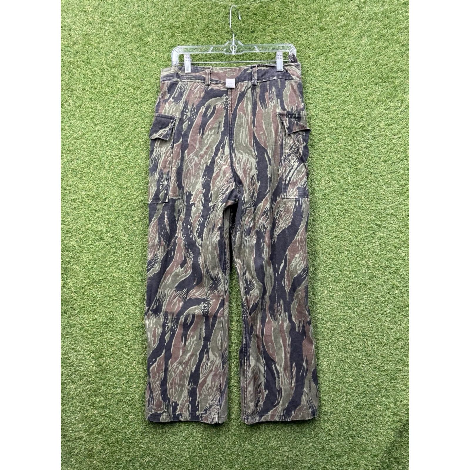 Vintage Ranger Vintage 70s Camouflage Cargo Pants Mens M Green 30x27 Military Ranger 80s Grunge Outdoor Cargo Pants Mens Size US 31 - 4 Thumbnail