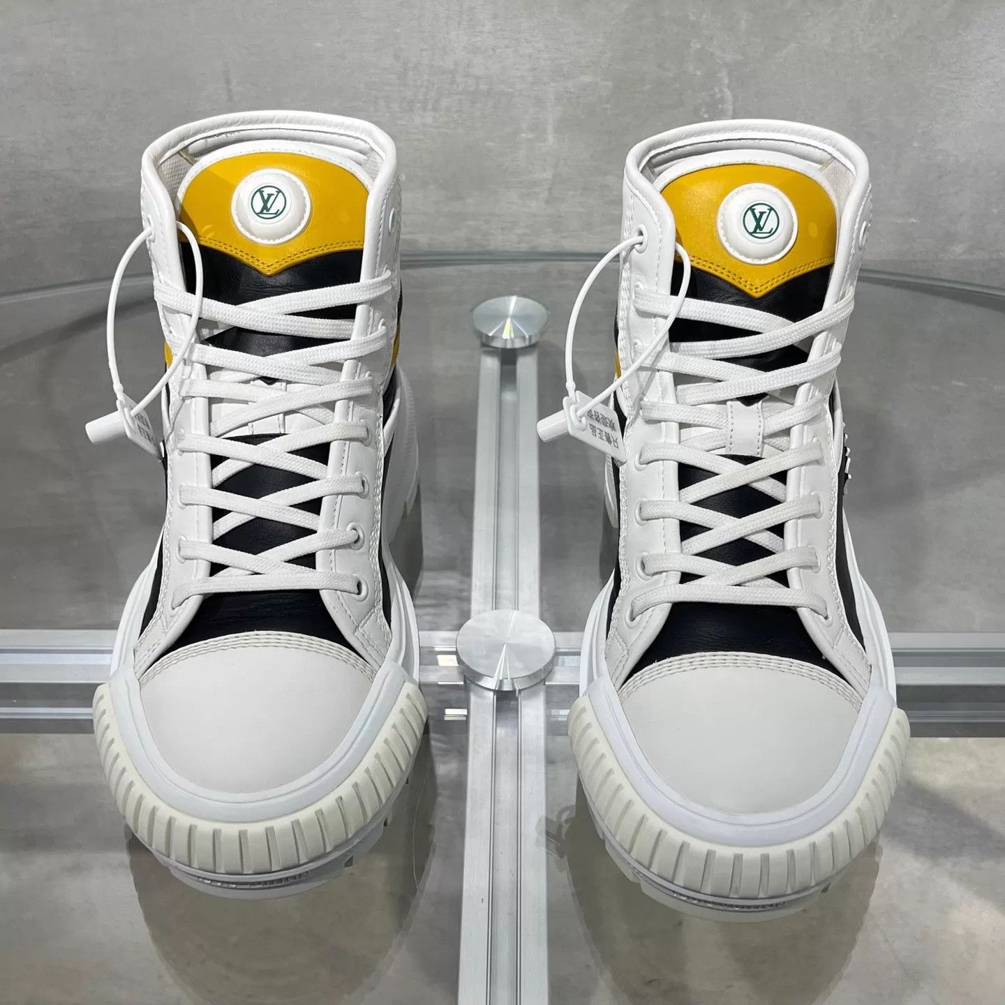 Louis Vuitton LV platform cookies sneakers black/white UK4/38 Size US 7.5 / IT 37.5 - 1 Thumbnail