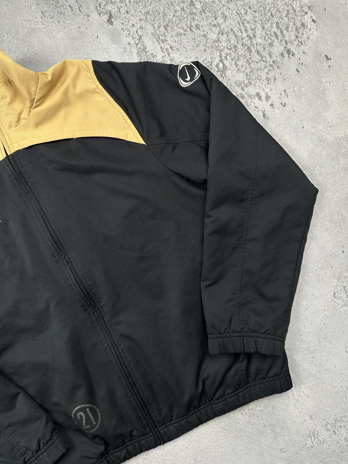 Nike Vintage Nike Black Gold Track Jacket TwoTone Swoosh Logo 00s Size US S / EU 44-46 / 1 - 3 Thumbnail