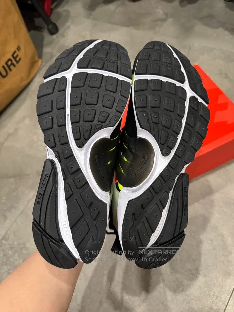Acronym Acronym size M Pink and green sneakers Size US 9 / EU 42 - 3 Thumbnail