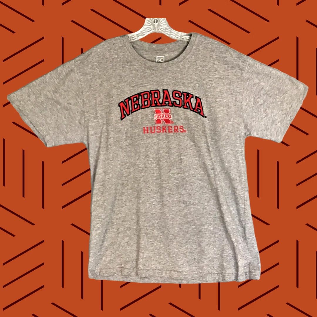 Starter Nebraska Huskers T Shirt Mens 1XL Gray Short Sleeve Embroidered Spellout Logo, Men's