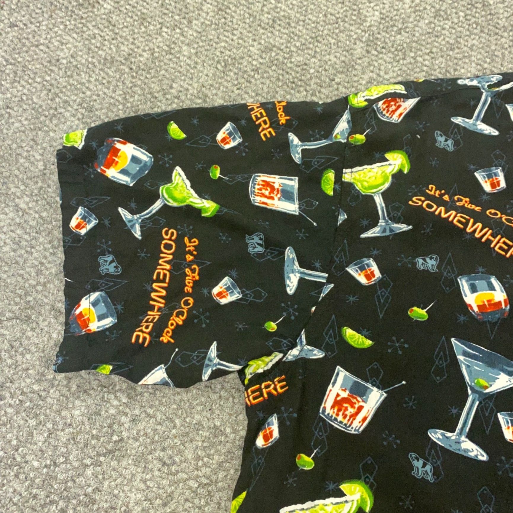 Big Dogs VINTAGE Big Dogs Button-Up Shirt Mens XL Black Cocktail Pattern 90s Theme Party Beach Casual Mens XL Black Cocktails Shirt Size US XL / EU 56 / 4 - 3 Thumbnail
