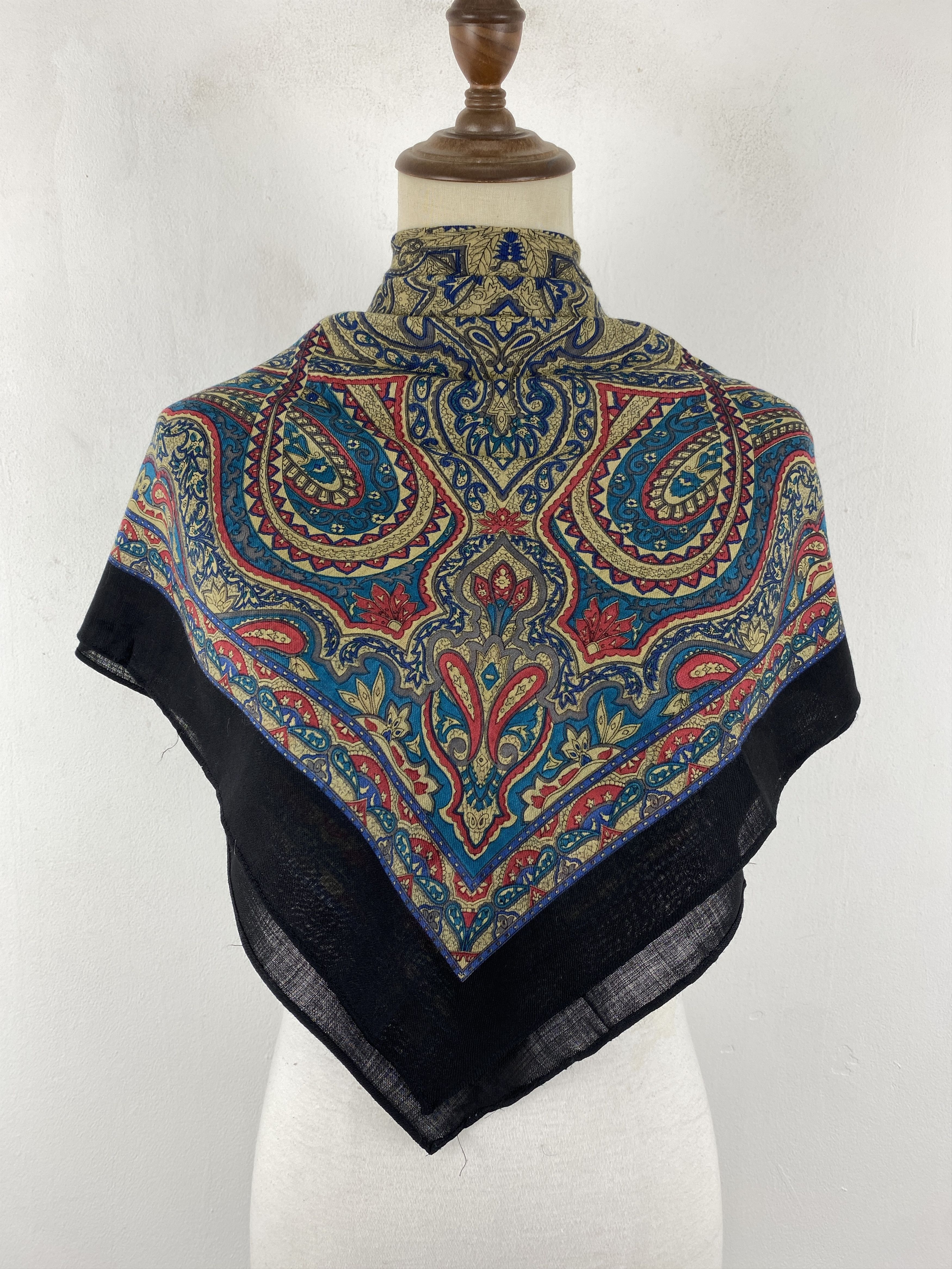 Japanese Brand Vintage Paisley Wool Shawl Babushka head Scarf SN0038 Size ONE SIZE - 1 Thumbnail