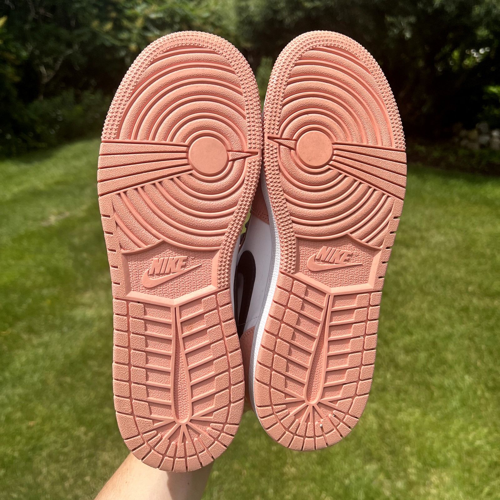 Jordan Brand × Nike Nike Air Jordan 1 Mid GS Pink Quartz Men's Shoes - Size 7 Size US 7 / EU 40 - 7 Thumbnail