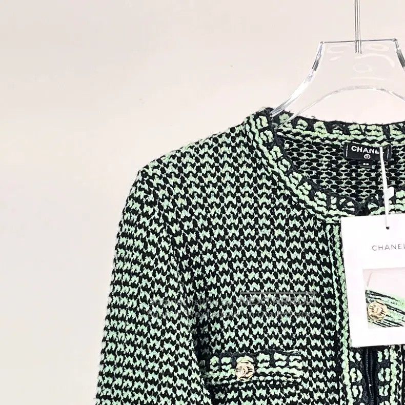 Chanel Chanel 21P black and green cashmere knitted cardigan coat Size XS / US 0-2 / IT 36-38 - 4 Thumbnail