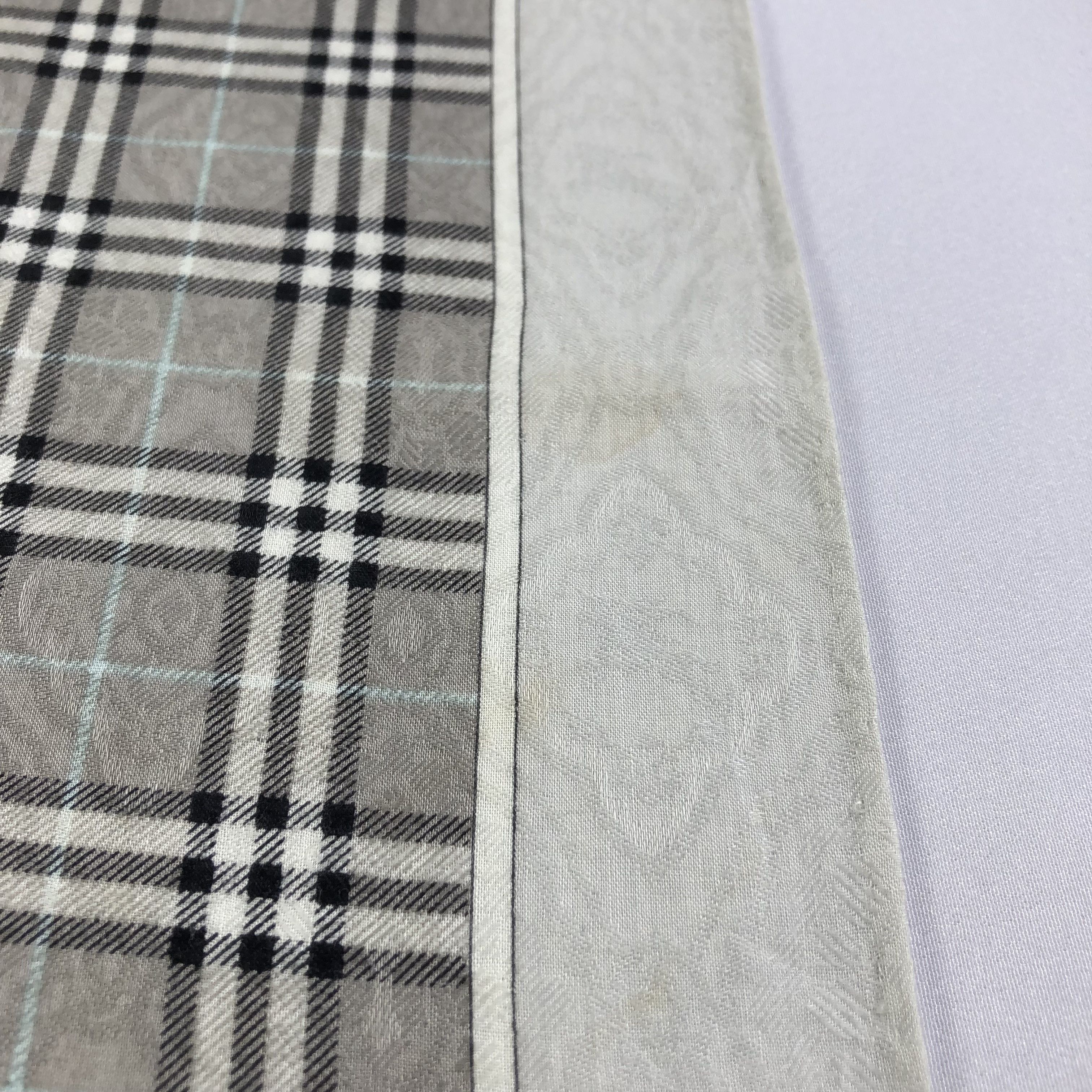 Burberry Burberry Hand Rolled Handkerchief Neckerchief Bandana H1722 Size ONE SIZE - 6 Thumbnail