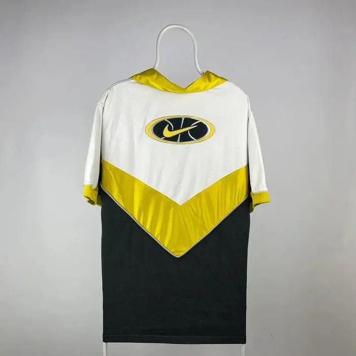 NBA Vintage Nike T-shirt middle back logo basketball size Medium Size US M / EU 48-50 / 2 - 1 Thumbnail