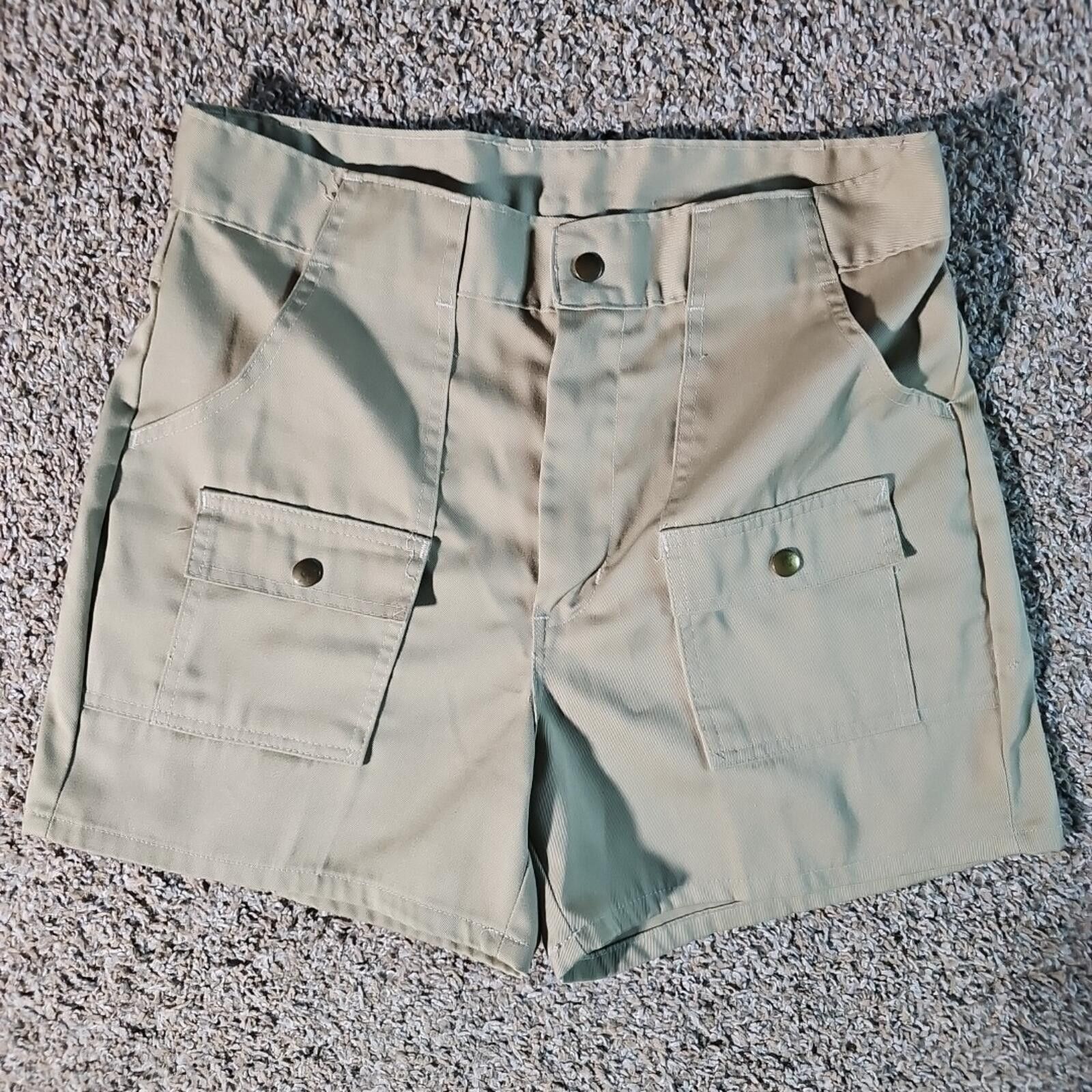 St. Johns Bay Womens Cargo Shorts St Johns Bay SEE MEASUREMENTS Size 32" / US 10 / IT 46 - 1 Thumbnail