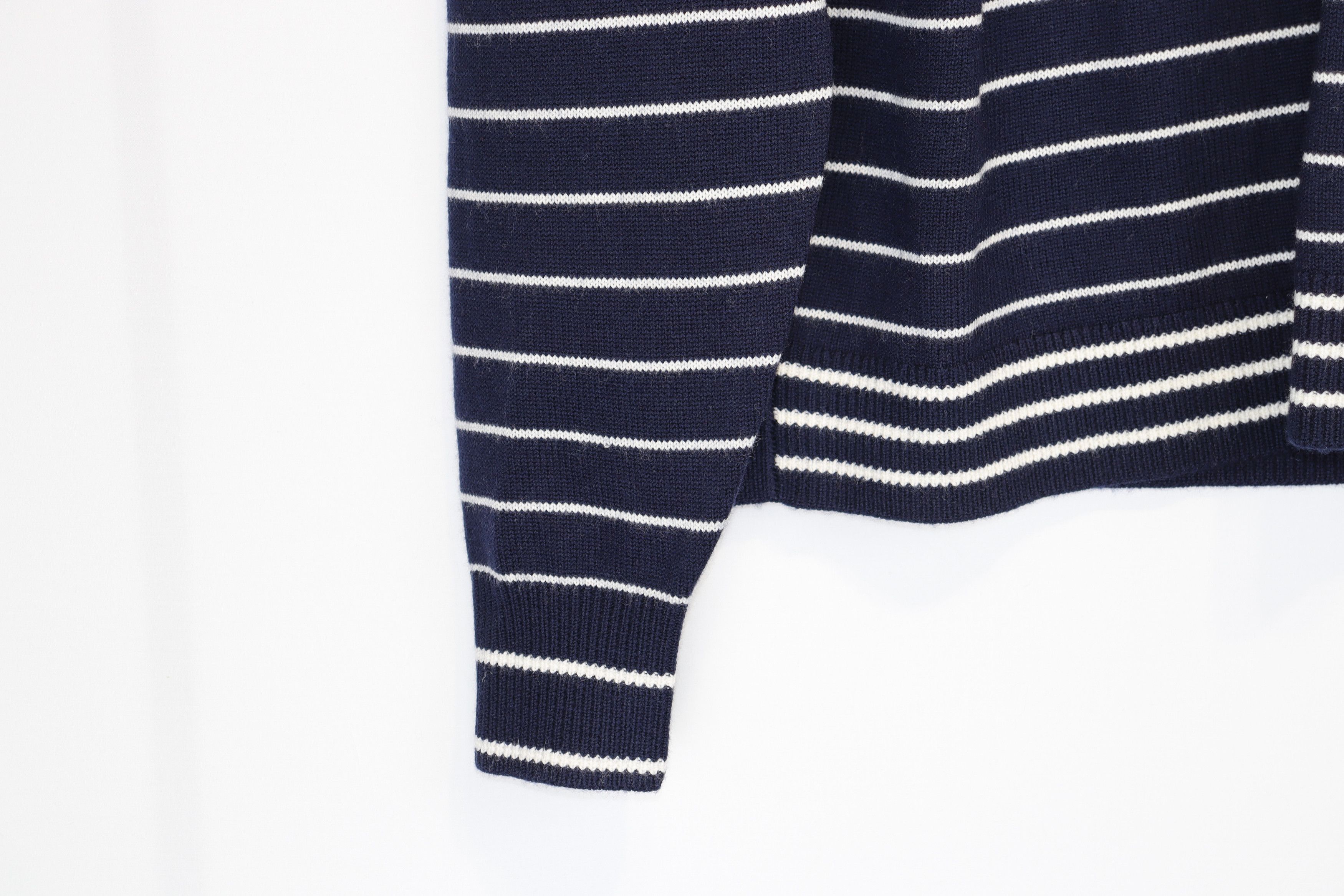 JW Anderson o1rshd1 Logo Knitwear in Navy/Ice Blue Size US M / EU 48-50 / 2 - 7 Thumbnail