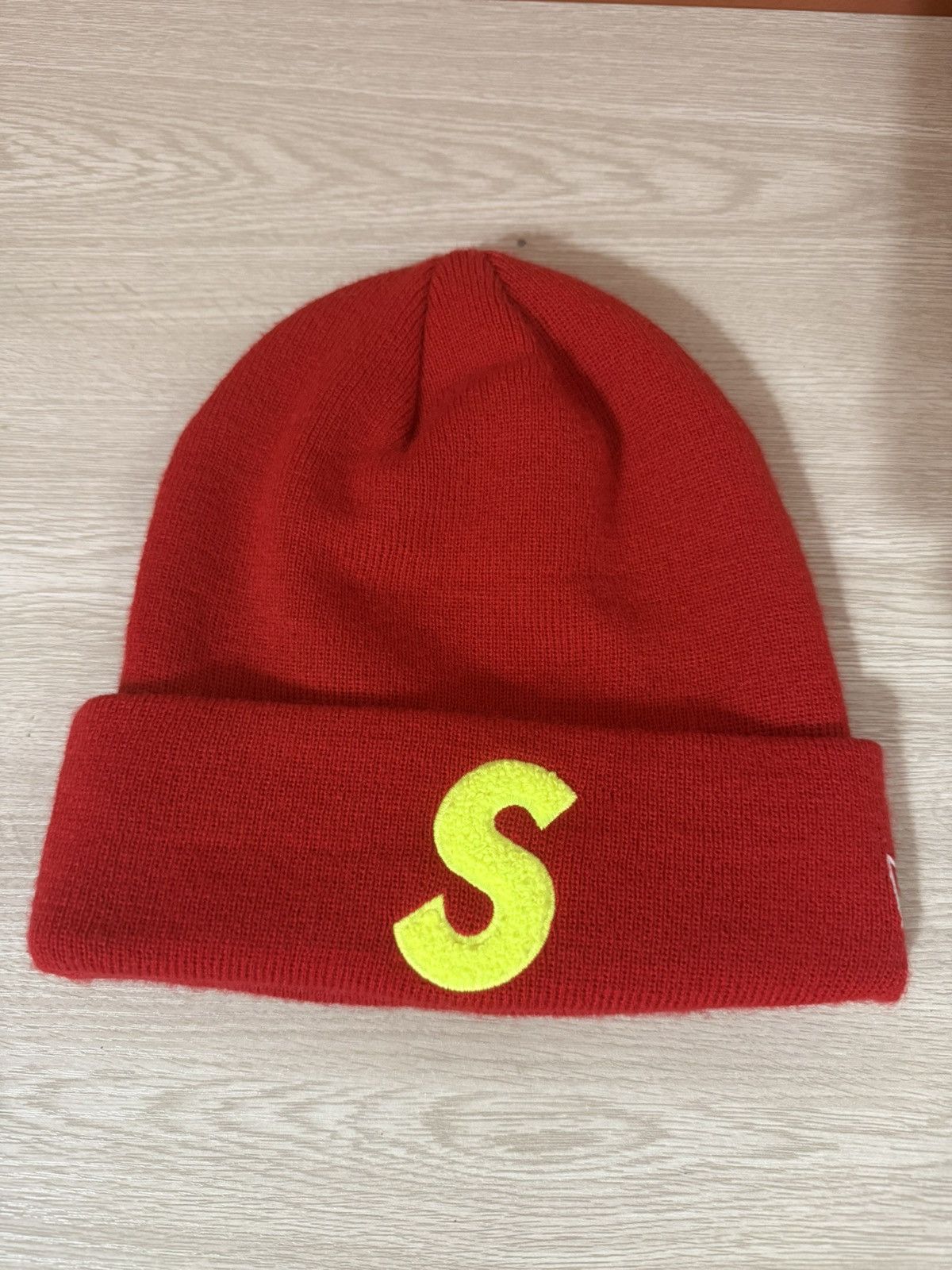 Supreme Supreme Chenile S-Logo New Era Beanie Size ONE SIZE - 1 Thumbnail