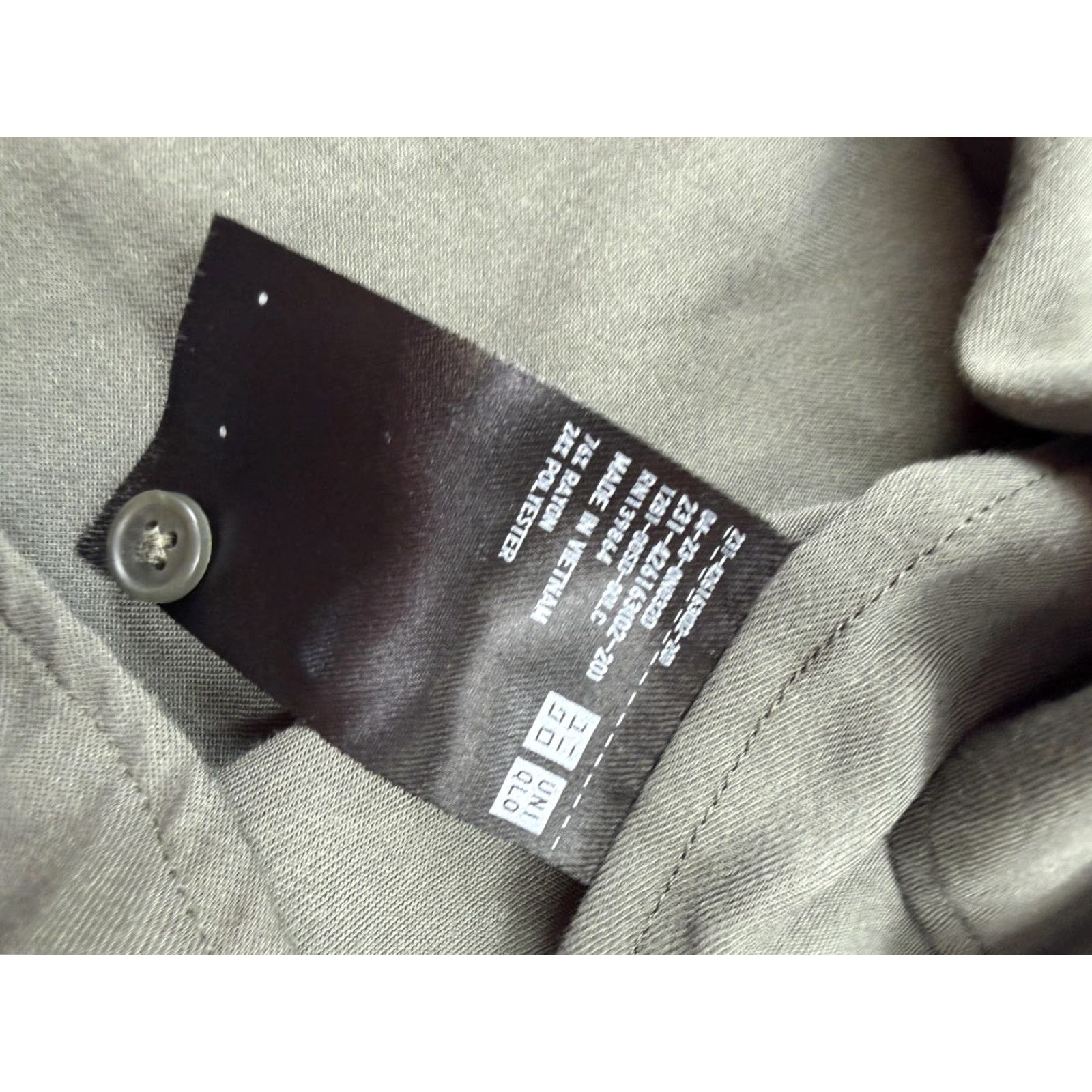 Uniqlo Uniqlo Blouse Womens XL Gray V-Neck Sleeveless Button Tunic Lightweight Top Size XL / US 12-14 / IT 48-50 - 5 Thumbnail