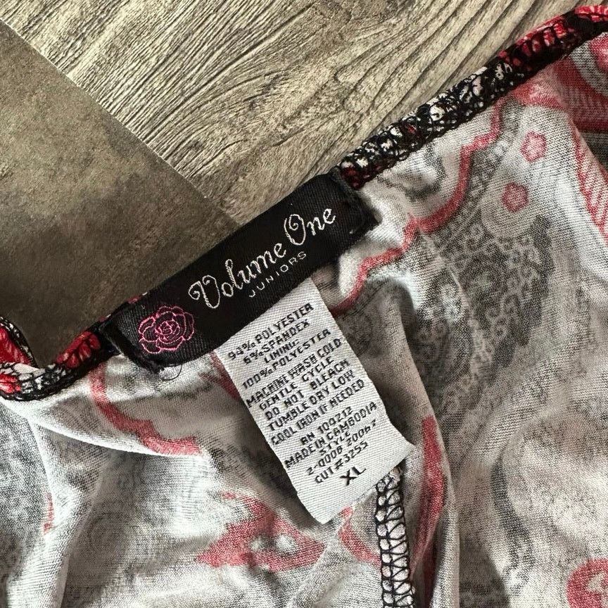 Other volume one juniors black white red v neck short sleeve top Size XL / US 12-14 / IT 48-50 - 3 Thumbnail