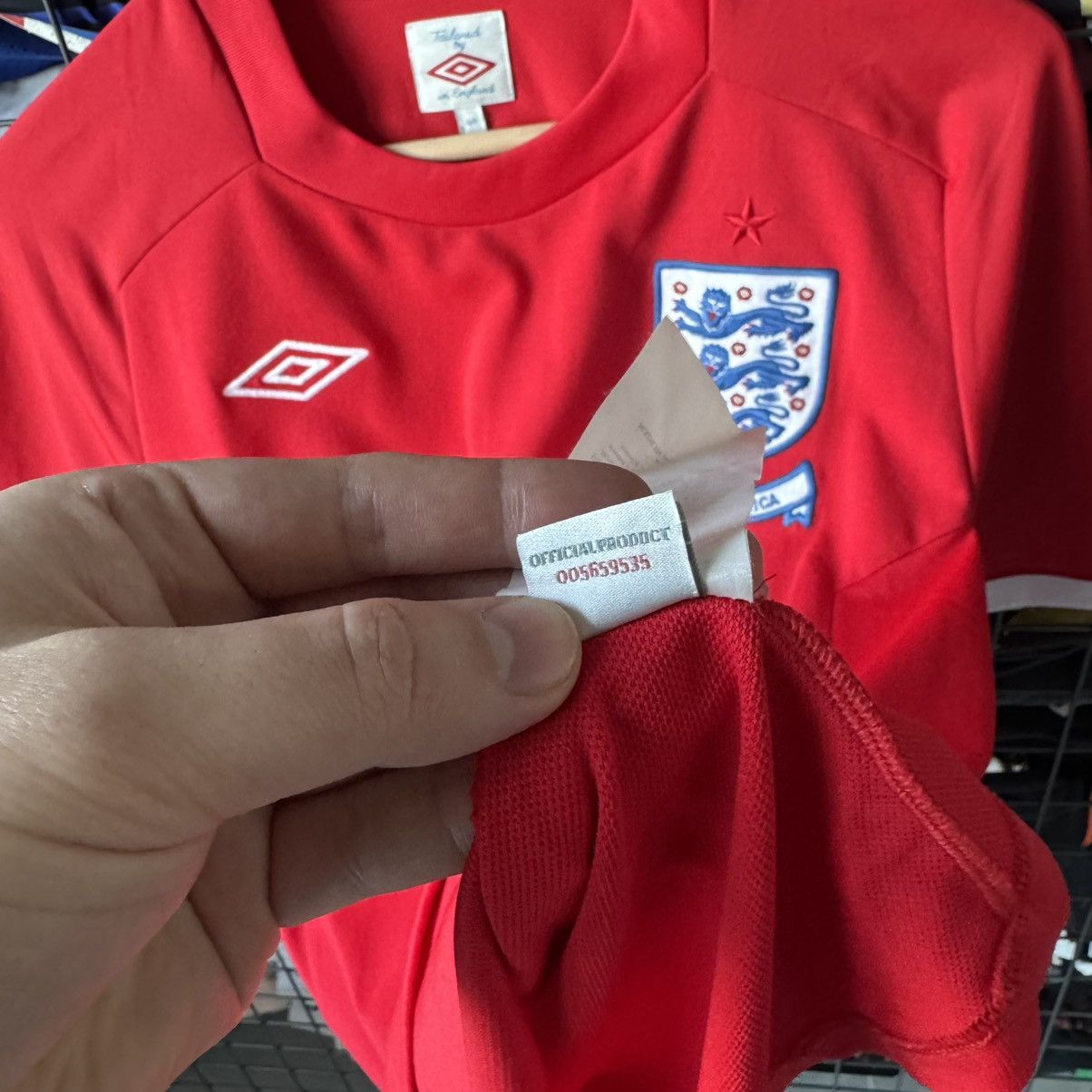 Umbro Umbro England 2010 South Africa Soccer Jersey Size US M / EU 48-50 / 2 - 6 Thumbnail