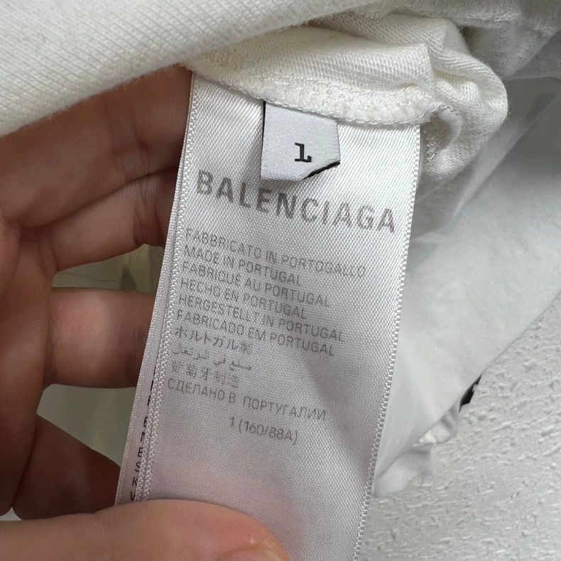 Balenciaga Balenciaga Logo printing of racing letters destroys long-s Size US S / EU 44-46 / 1 - 4 Thumbnail