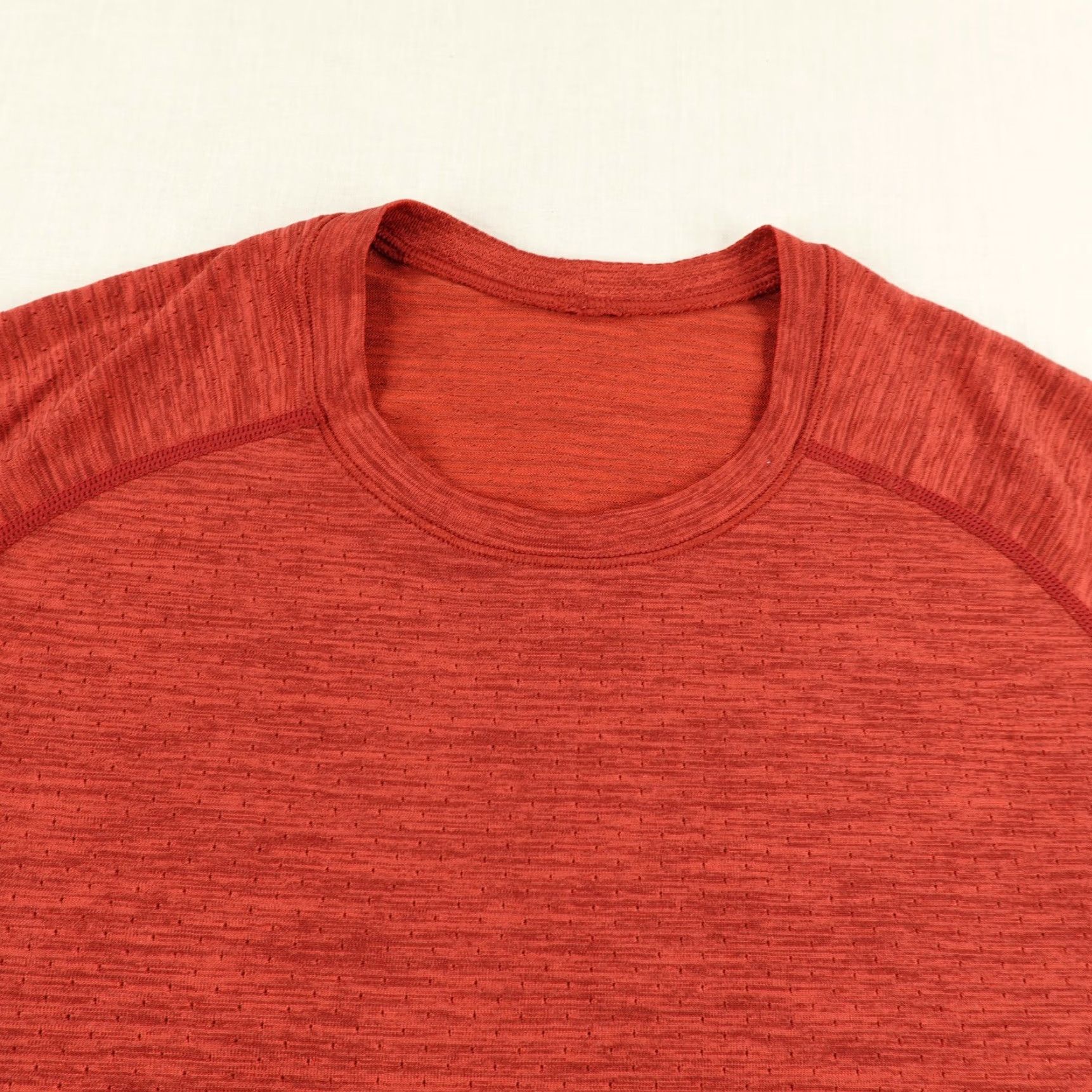 Lululemon Lululemon Men's Small Red Heather Metal Vent Tech Performance Athletic Shirt Size US S / EU 44-46 / 1 - 2 Thumbnail