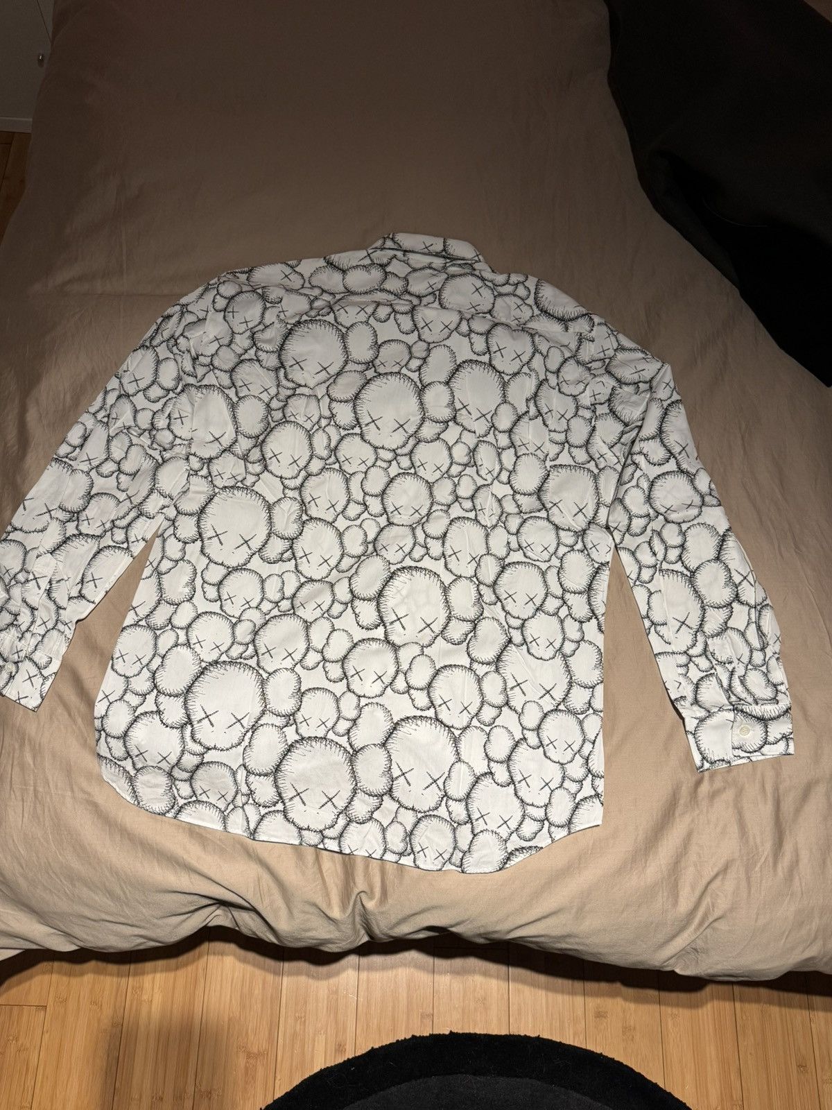 Comme des Garcons SHIRT × Kaws Kaws x Comme des Garçons Shirt Size US L / EU 52-54 / 3 - 1 Thumbnail