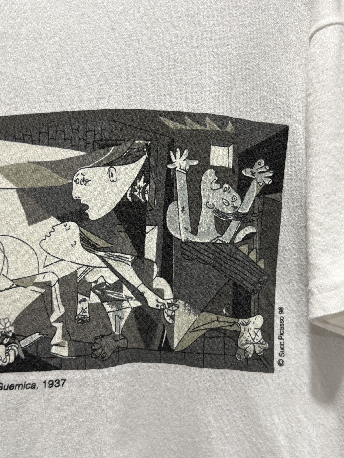 Vintage Vintage 90s Pablo Picasso Guernica Art Tee Size US L / EU 52-54 / 3 - 5 Thumbnail