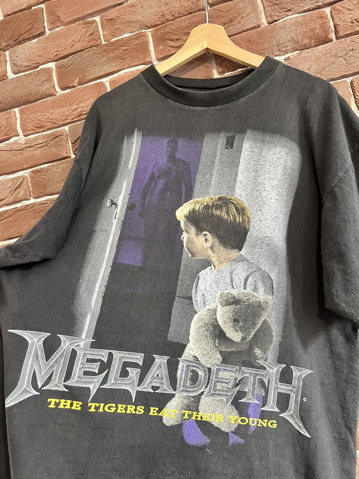 Band Tees 90s Vintage Megadeth Tiger Rock Heavy AOP Metal Band T-Shirt Size US XL / EU 56 / 4 - 3 Thumbnail